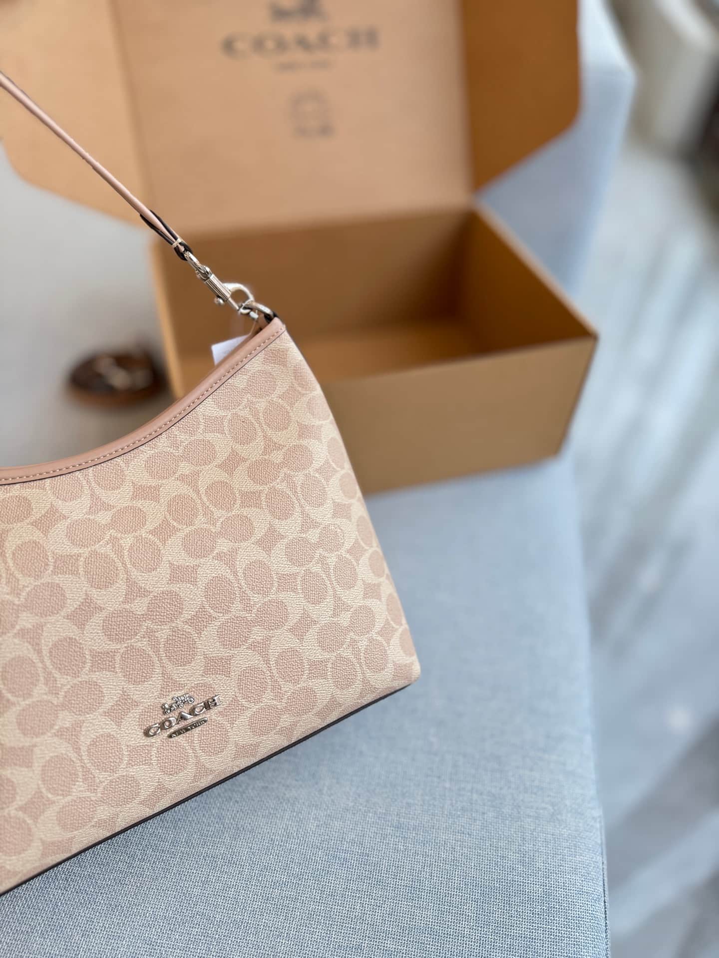 Coach Laurel Shoulder Bag In Signature Canvas