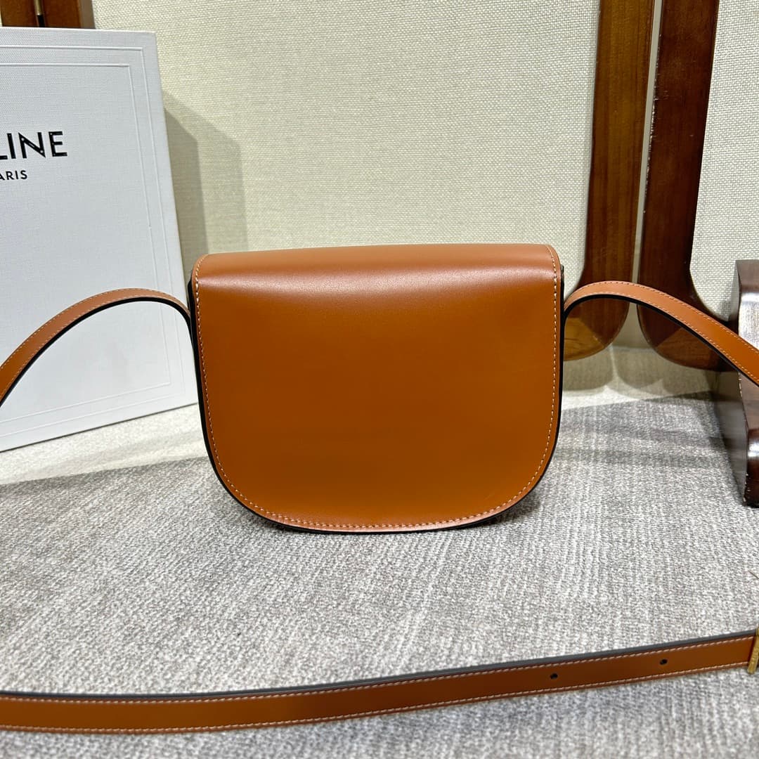 CELINE Folco Cuir Triomphe Shoulder Bag in Caramel Calfskin Leather High