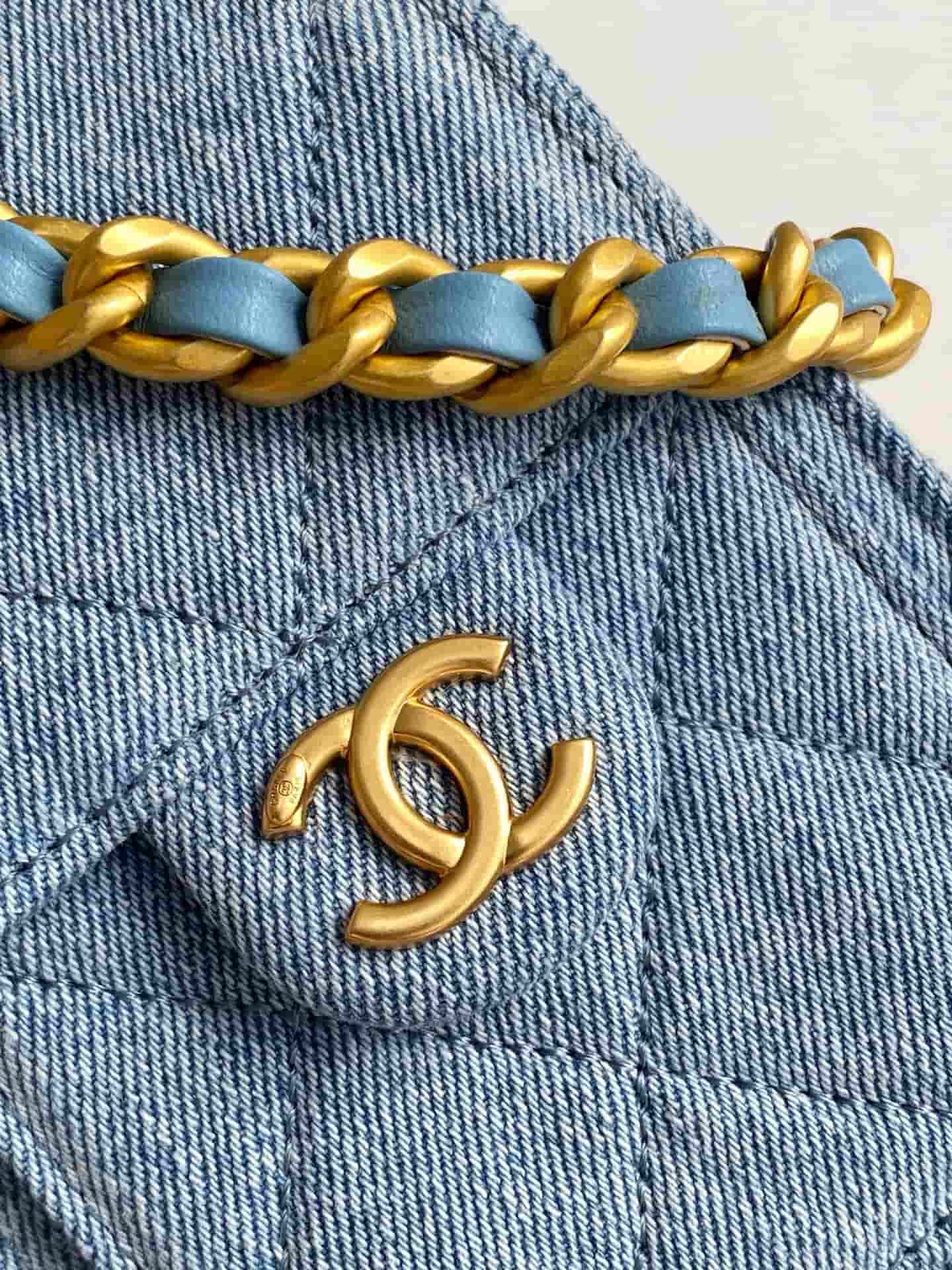 Chanel 25 Mini Hobo handbag AS5631 Denim & gold-tone metal Blue A