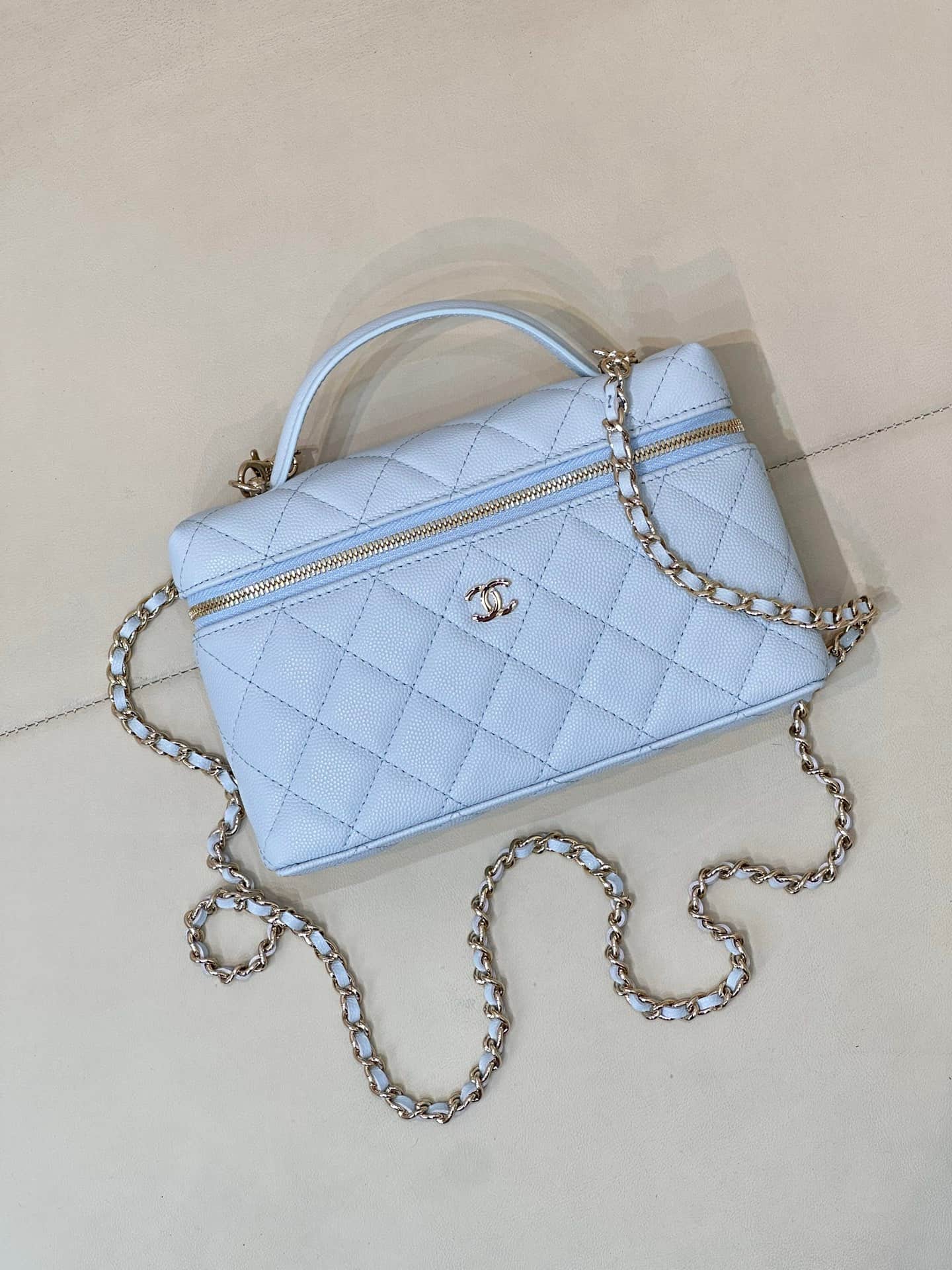 Chanel Classic Vanity with Chain Grained Calfskin & Gold-Tone Metal Blue AP4385 TOP