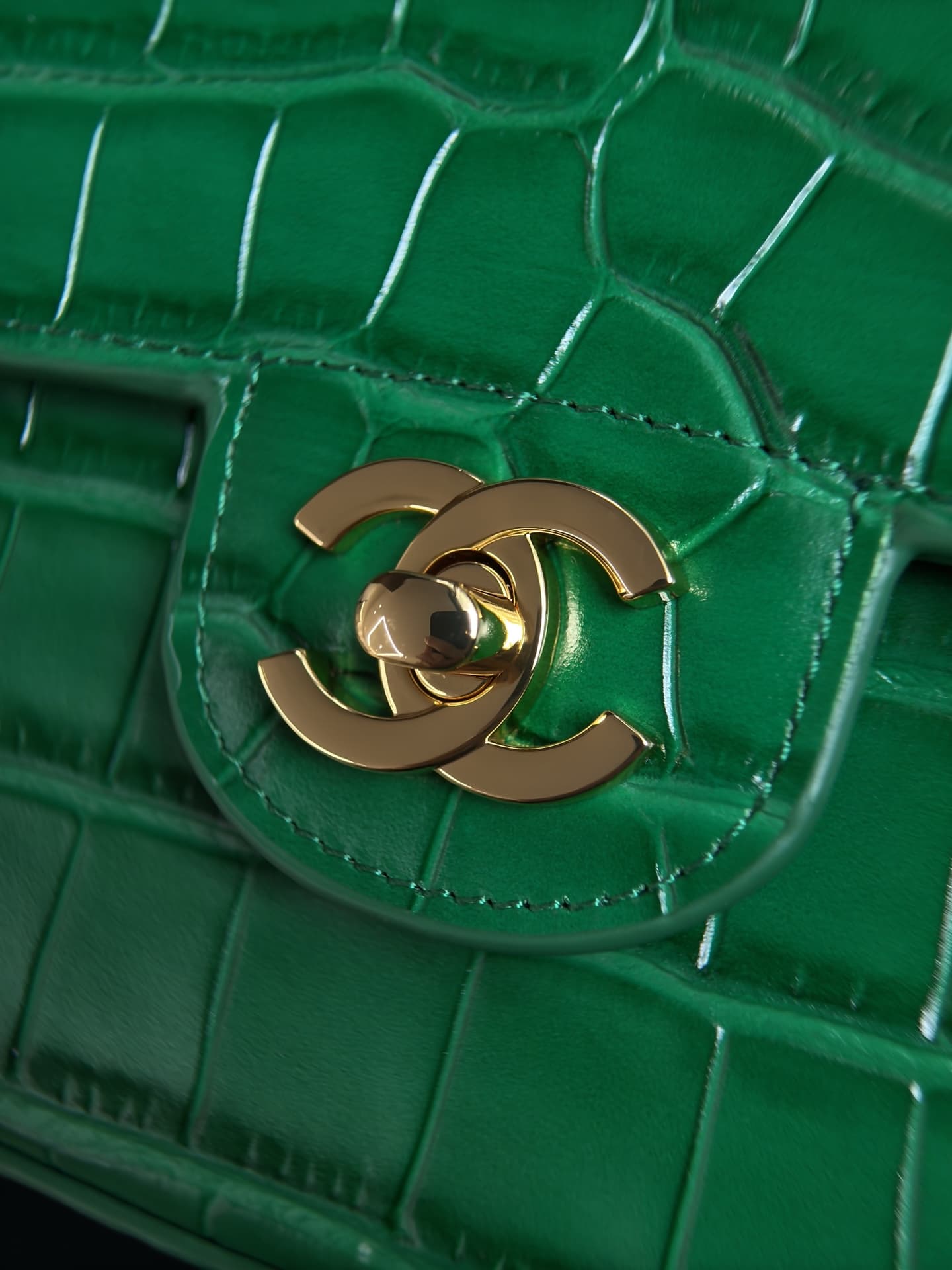 Chanel Mini Flap Bag with Top Handle Crocodile Embossed Calfskin & Gold-Tone Metal Green AS6424 A