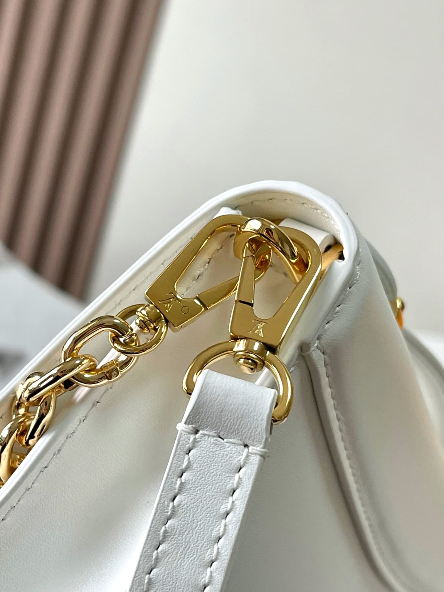 Louis Vuitton Wallet On Chain Capucines Calf Leather M12265 White Top