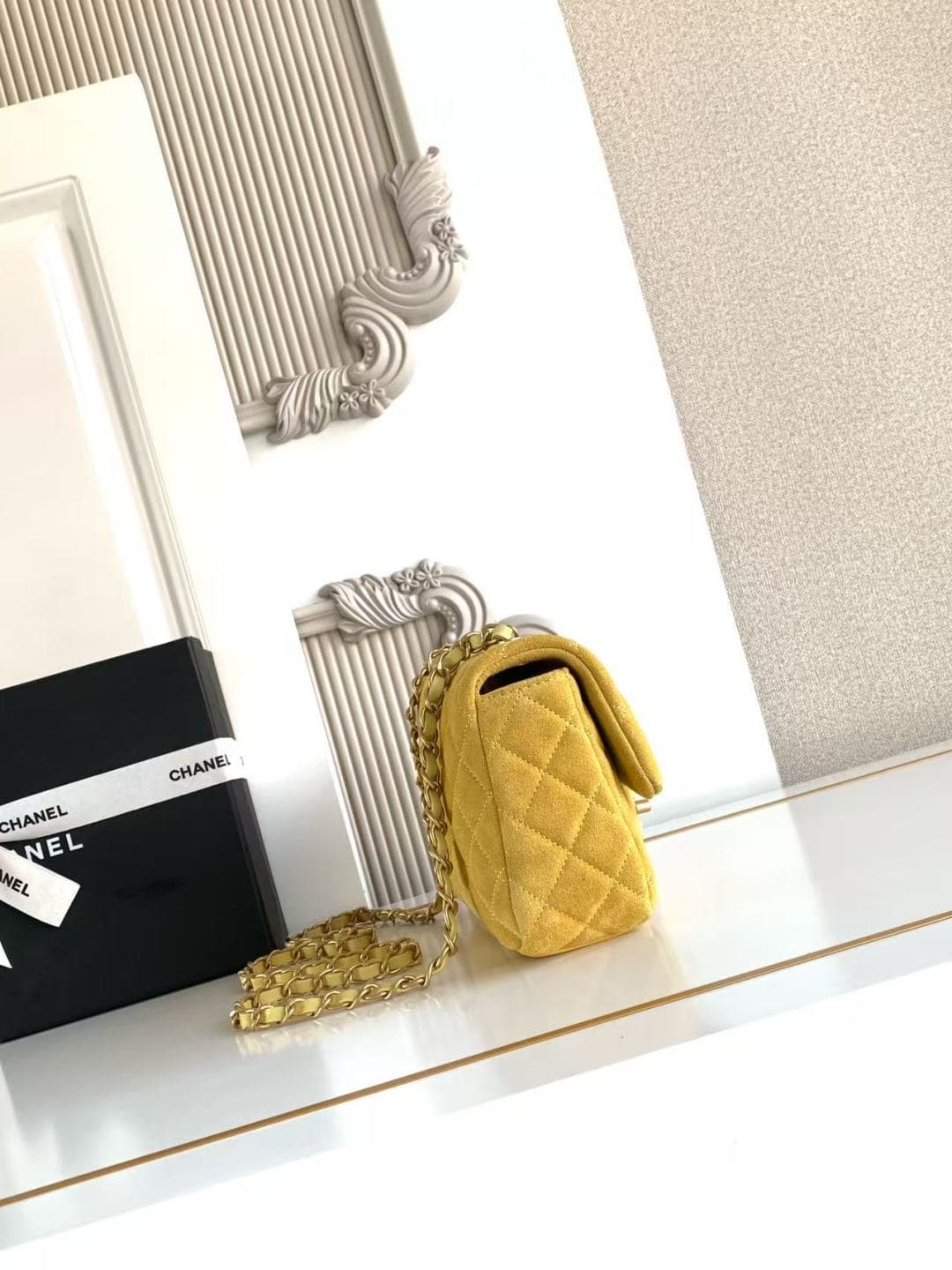Chanel Classic Flap bag in Yellow Suede & Gold-Tone Metal AS5989 A