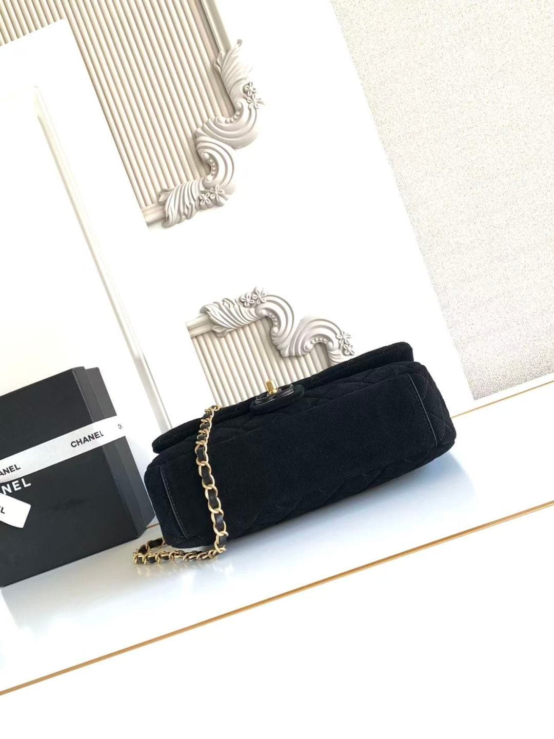 Chanel Classic Flap bag in Black Suede & Gold-Tone Metal AS5987 A
