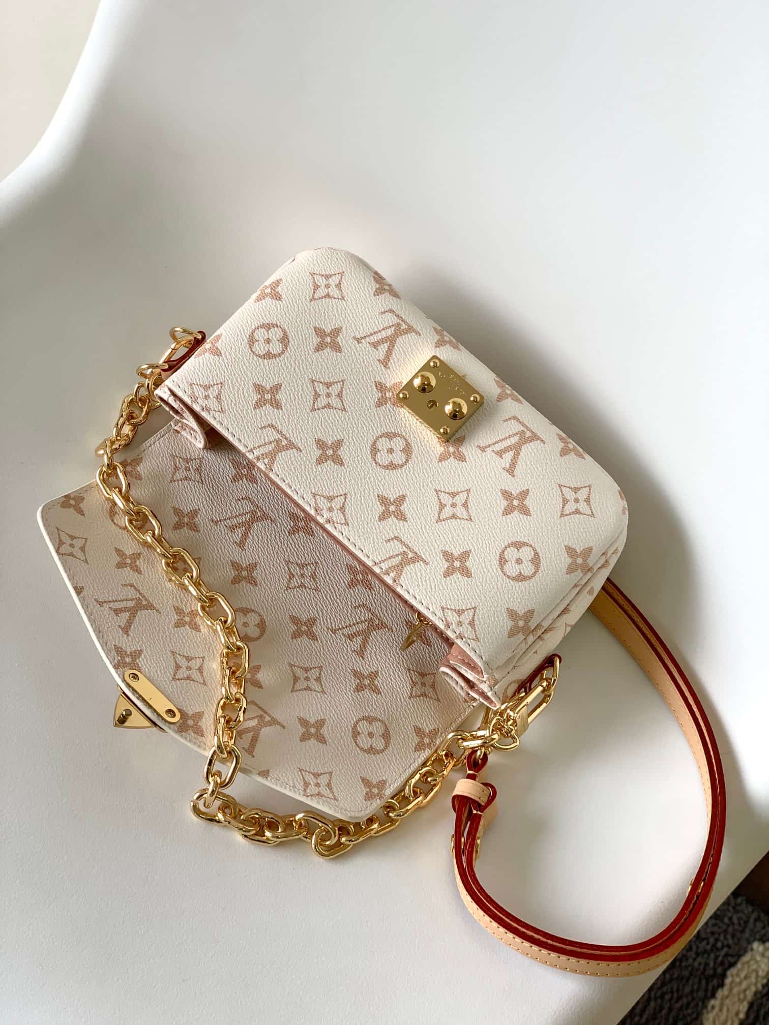 Louis Vuitton POCHETTE MÉTIS EAST WEST Monogram Dune coated canvas M46914 High