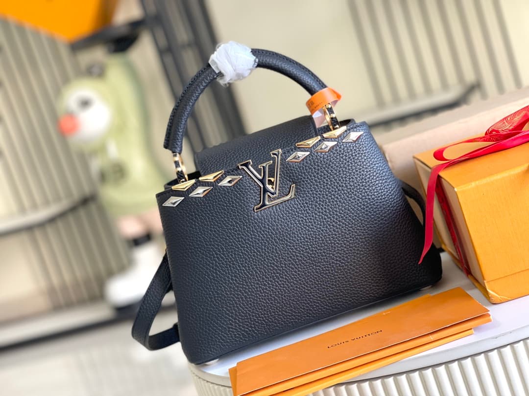 Louis Vuitton Capucines MM Taurillon leather M12135 Black TOP