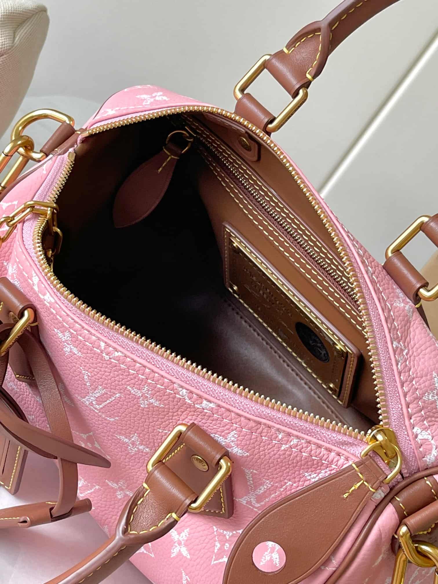 Louis Vuitton Speedy P9 Bandoulière 25 Calf leather M15279 Pink Sakura TOP