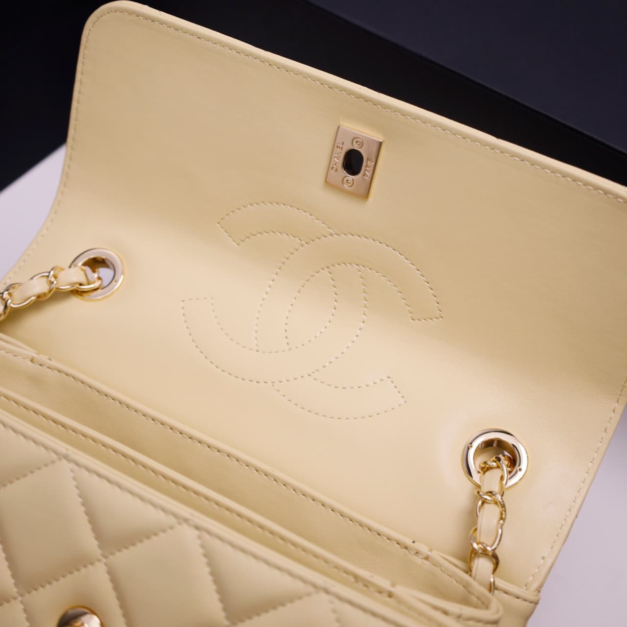 SMALL FLAP BAG WITH TOP HANDLE Lambskin Gold Metal Light Yellow A