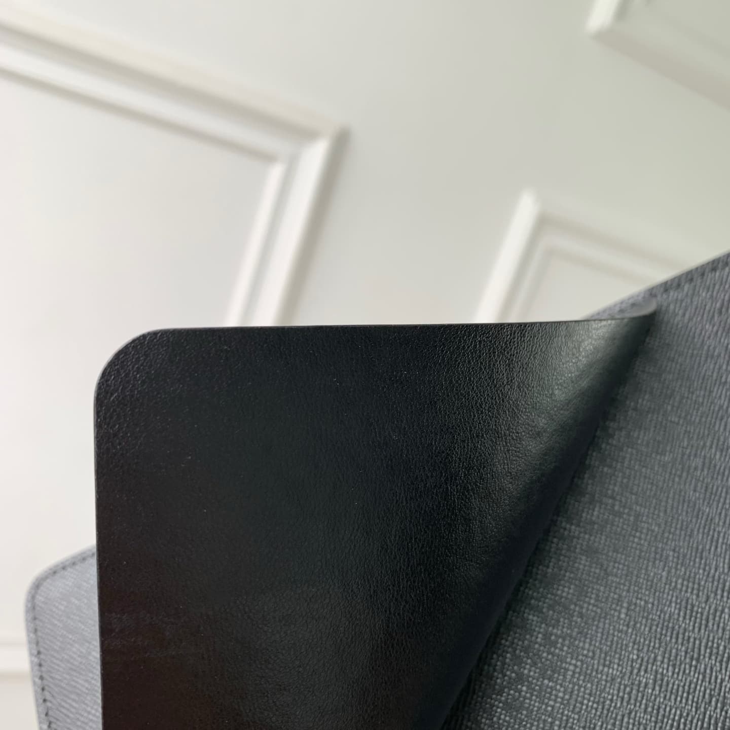 Louis Vuitton Desk Agenda Cover Monogram canvas, cross grain leather lining R20100 High