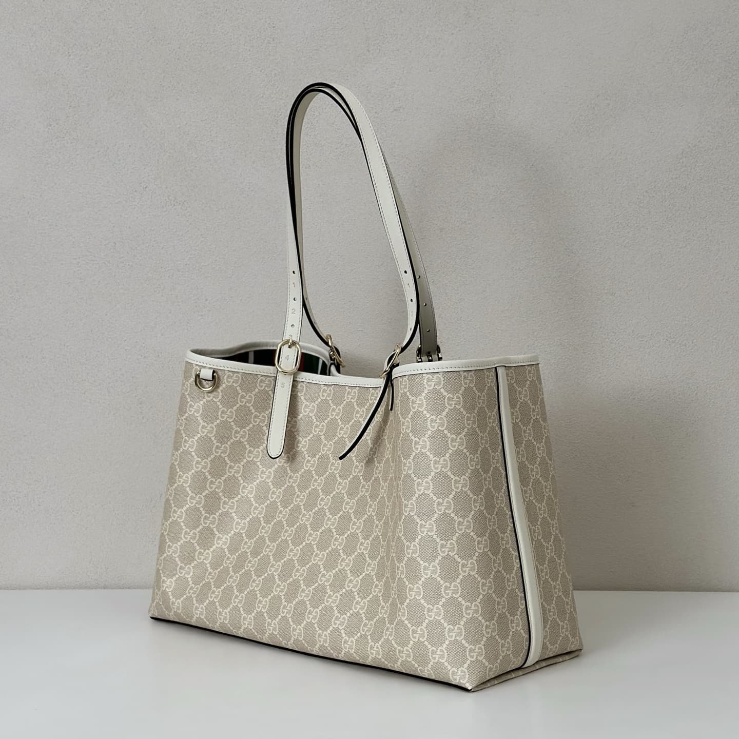 Gucci GG EMBLEM LARGE TOTE BAG 815213 High