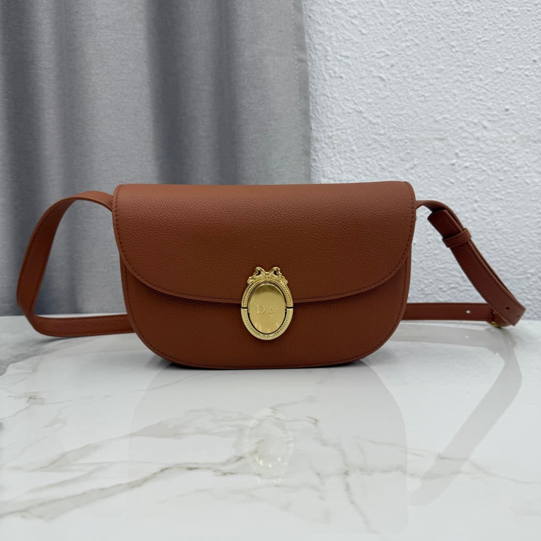 Dior Médaillon Flap Bag Caramel Grained Calfskin M3920 High