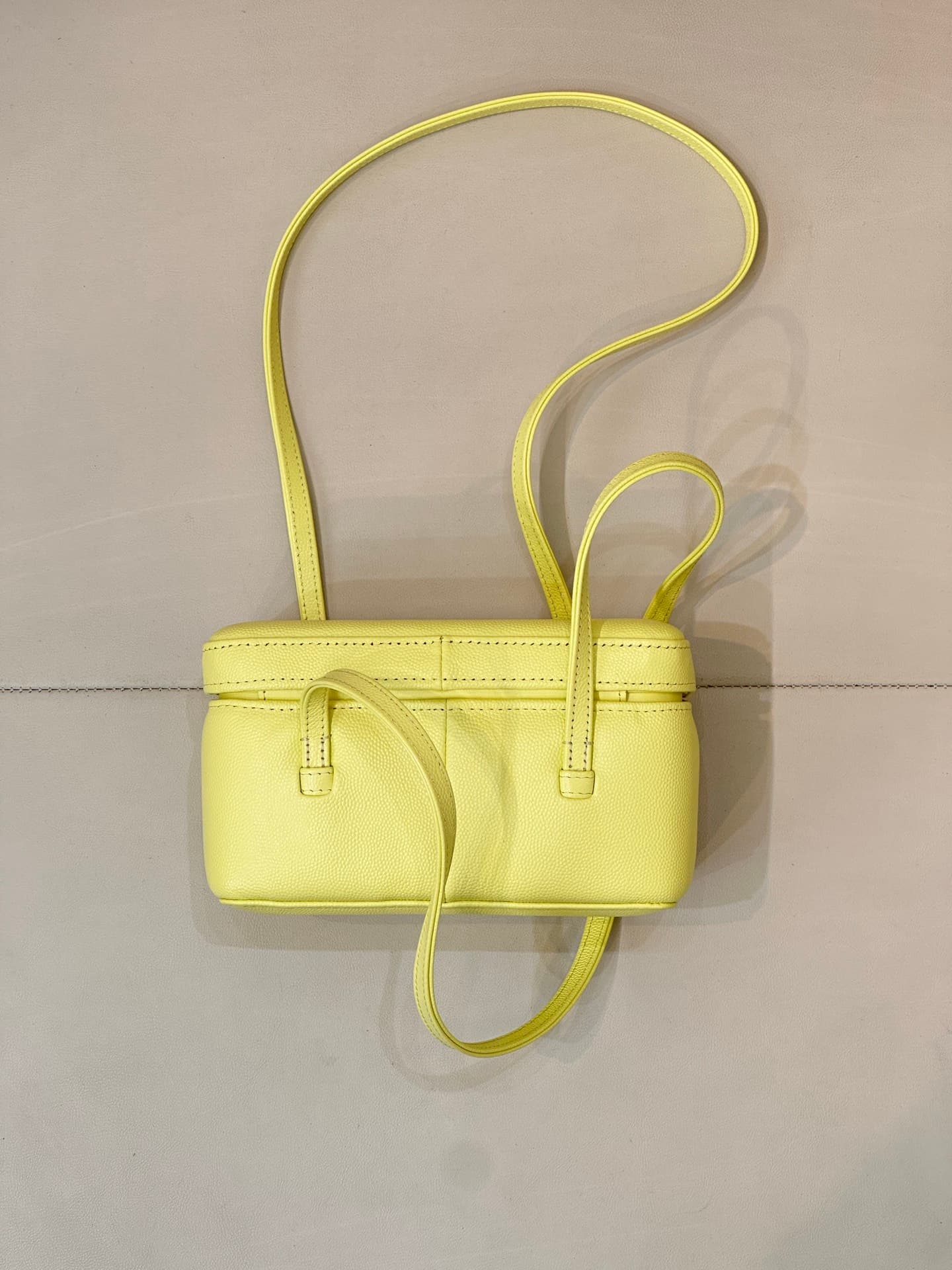 Chanel Long Vanity with Leather Strap Grained Shiny Calfskin & Gold-Tone Metal Light Yellow AP5067 TOP