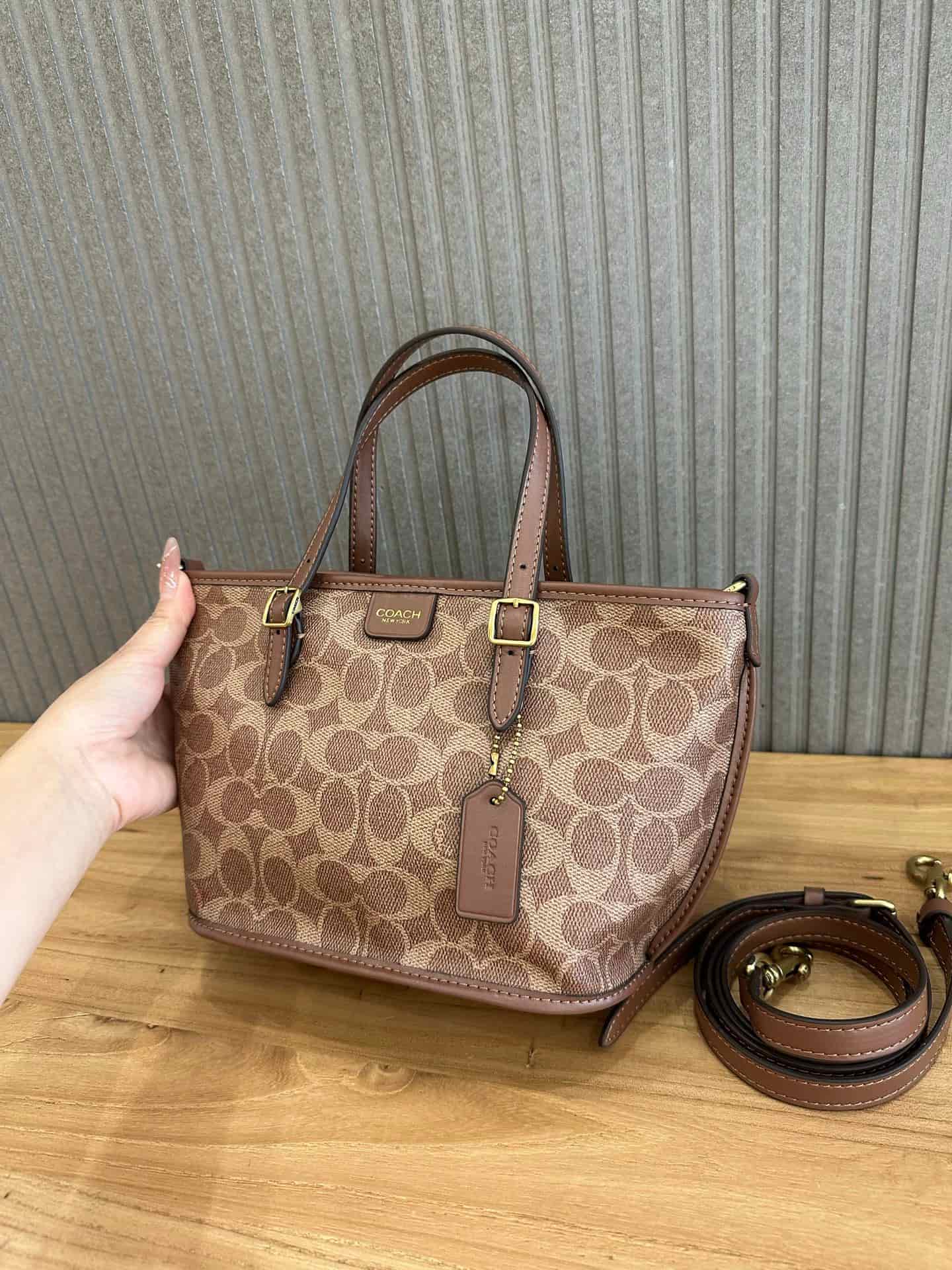 Coach Taxi Tote Bag 21 in Signature Canvas High