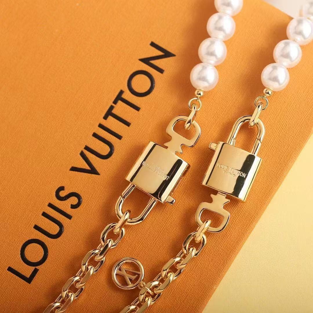Louis Vuitton Pearlock Necklace Bracelet Set High