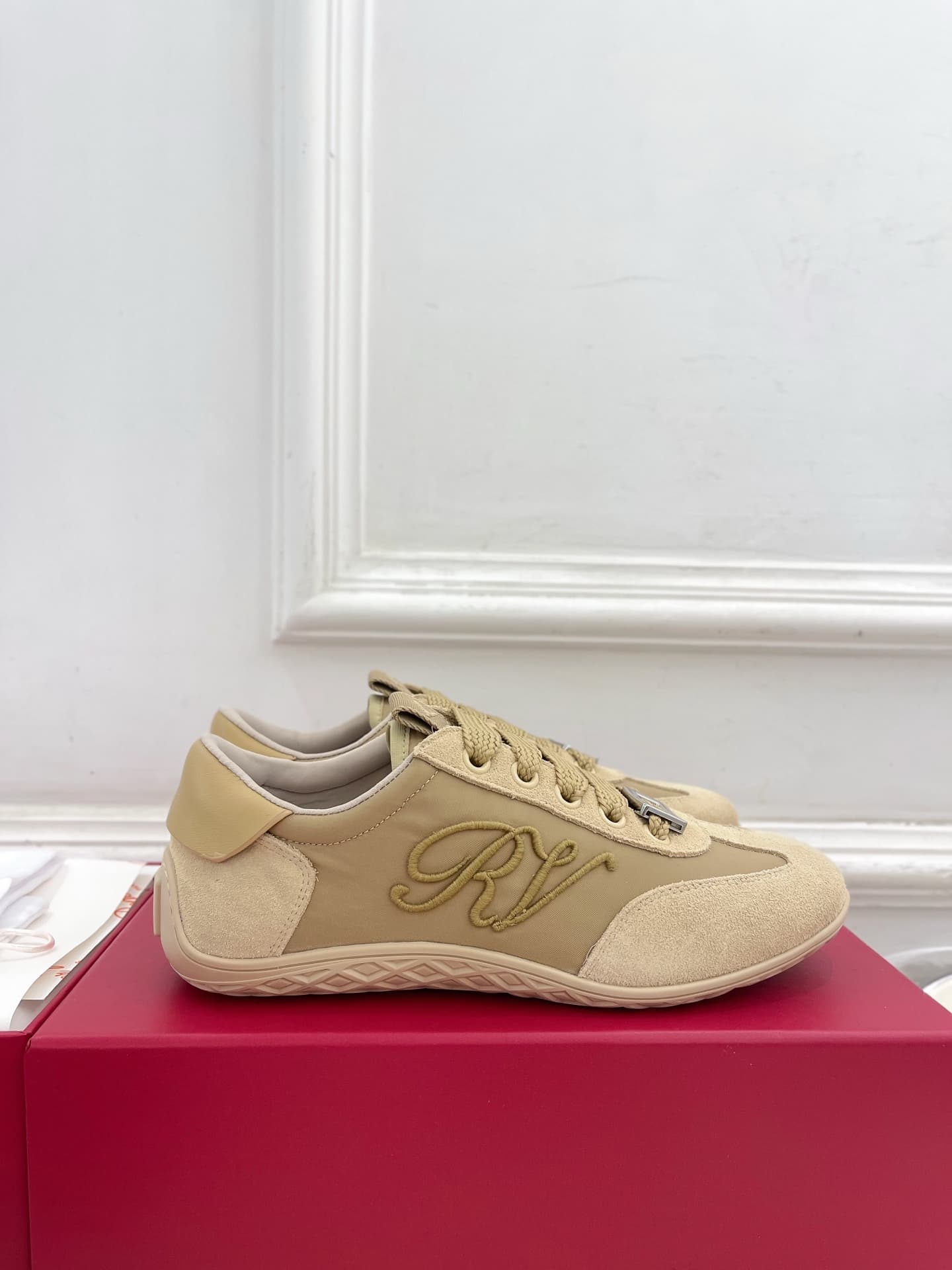 Roger Vivier Sneaker Shoes Women