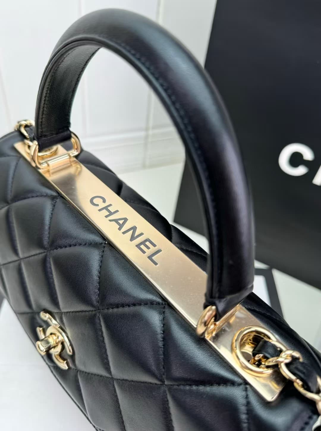 SMALL FLAP BAG WITH TOP HANDLE Lambskin Gold Metal Black B