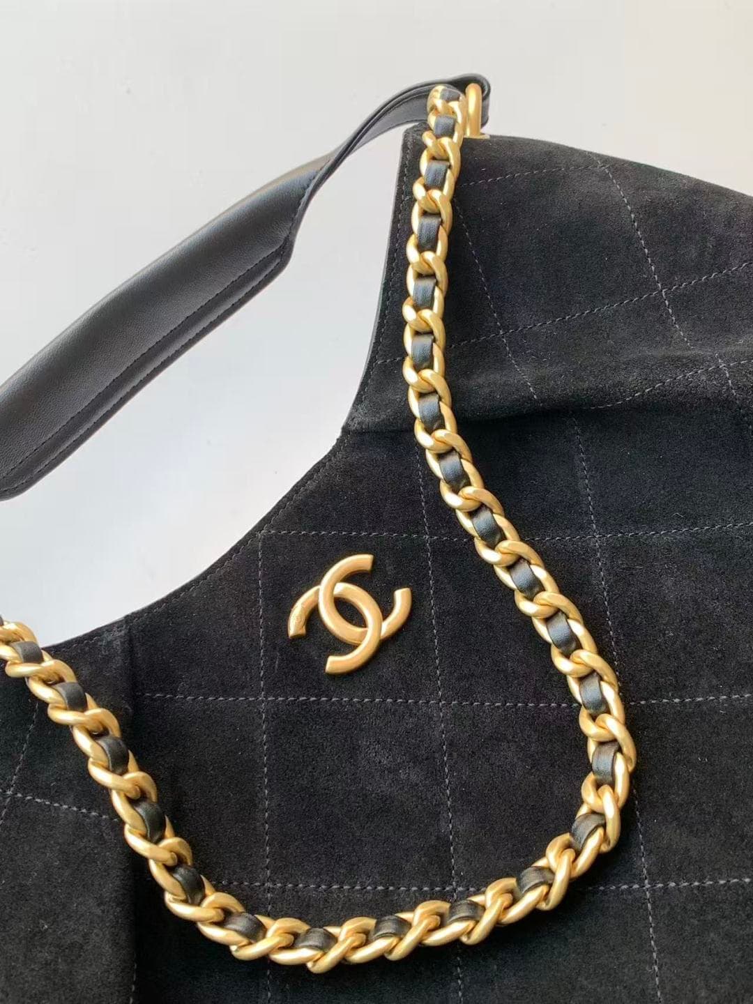 Chanel Hobo Bag Suede Calfskin& Gold-Tone Metal AS5978 Black A