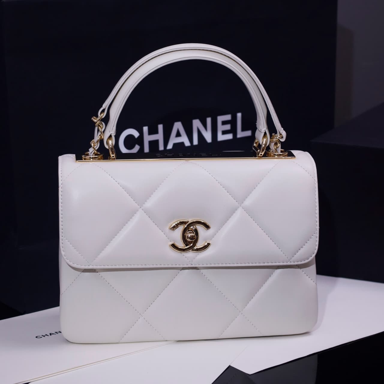 SMALL FLAP BAG WITH TOP HANDLE Lambskin Gold Metal White A