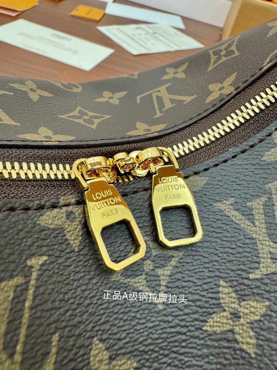 Louis Vuitton Slouchy PM Monogram Coated canvas M11952 Top