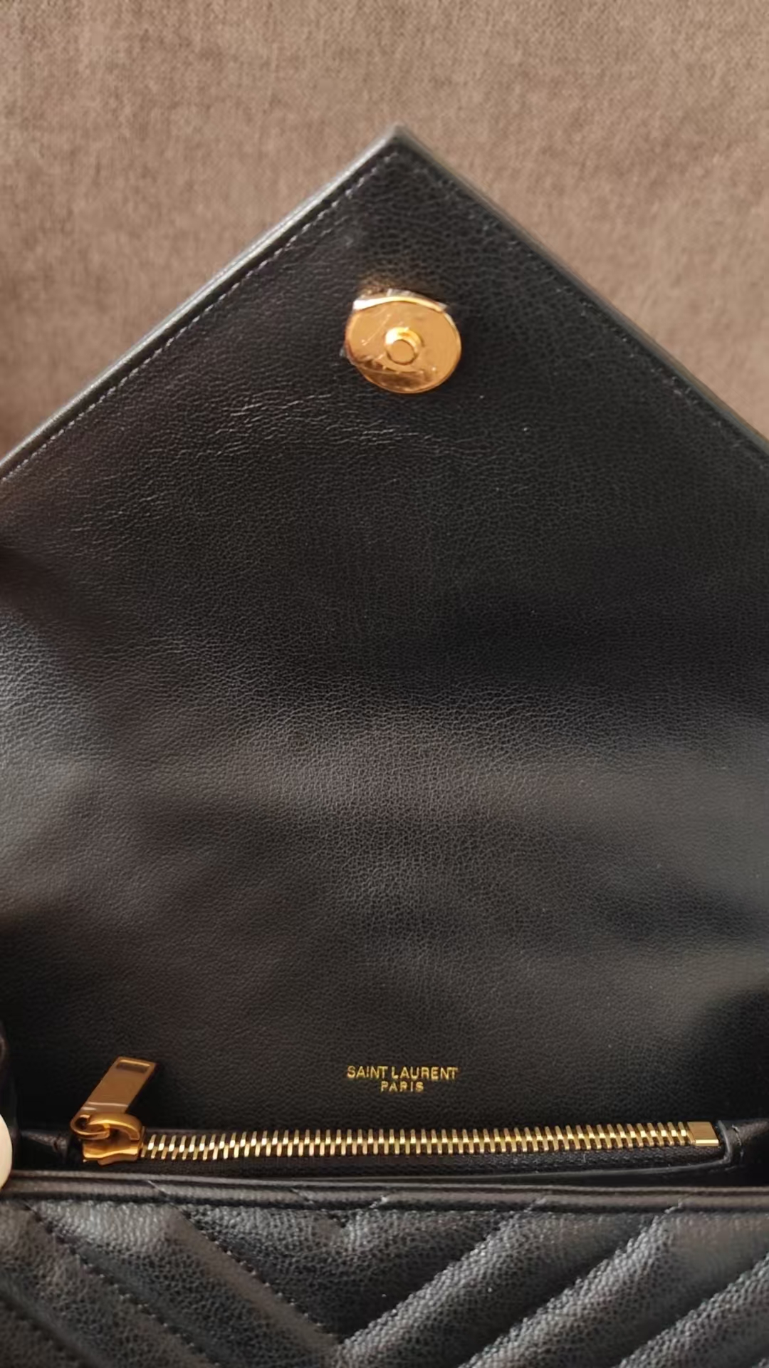 COLLEGE MEDIUM CHAIN BAG IN QUILTED LEATHER Black-Gold High