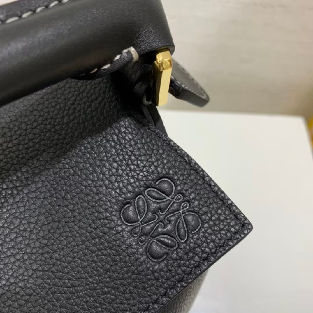 Small Puzzle bag in grained calfskin Black Gold-Metal High
