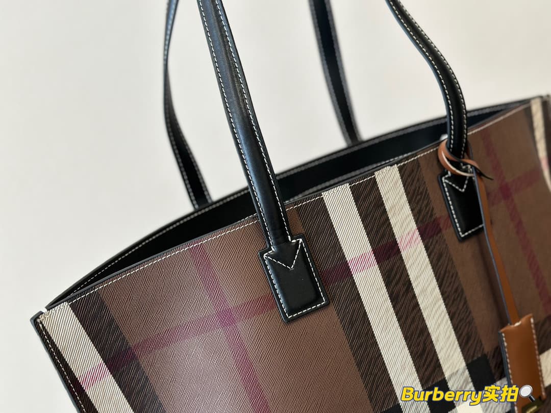 Burberry Medium Check Tote Dark birch brown