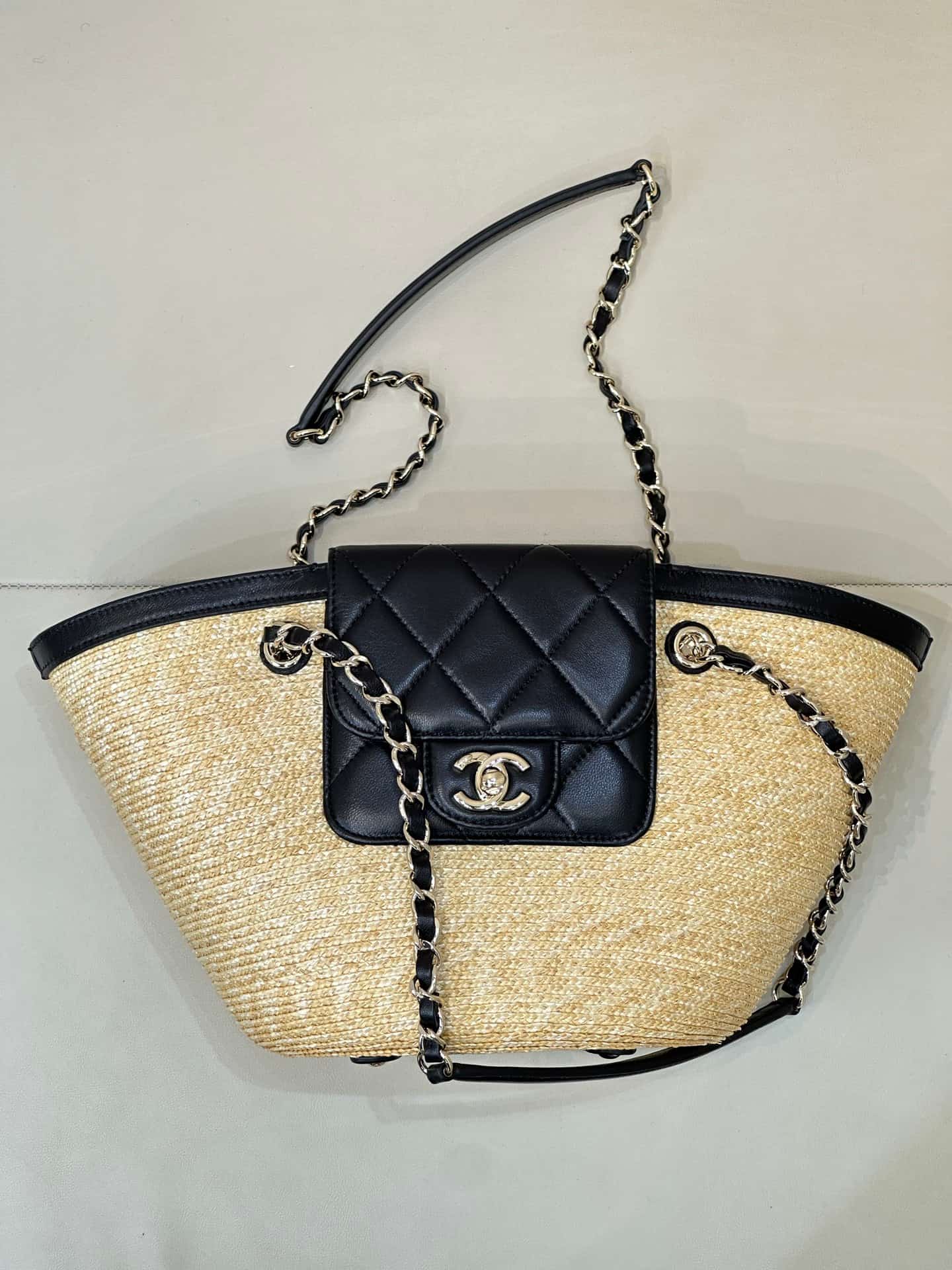 Chanel Coco Beach Shopping Bag Braided Straw Lambskin & Gold-Tone Metal Beige & Black AS5951 TOP