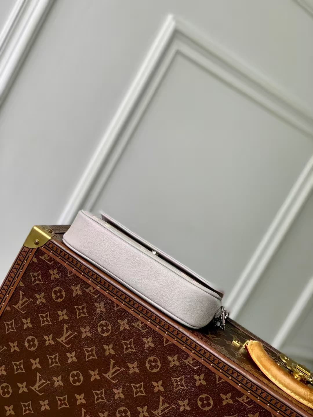Louis Vuitton Wallet On Chain Ivy Embossed grained cowhide leather M14225 High