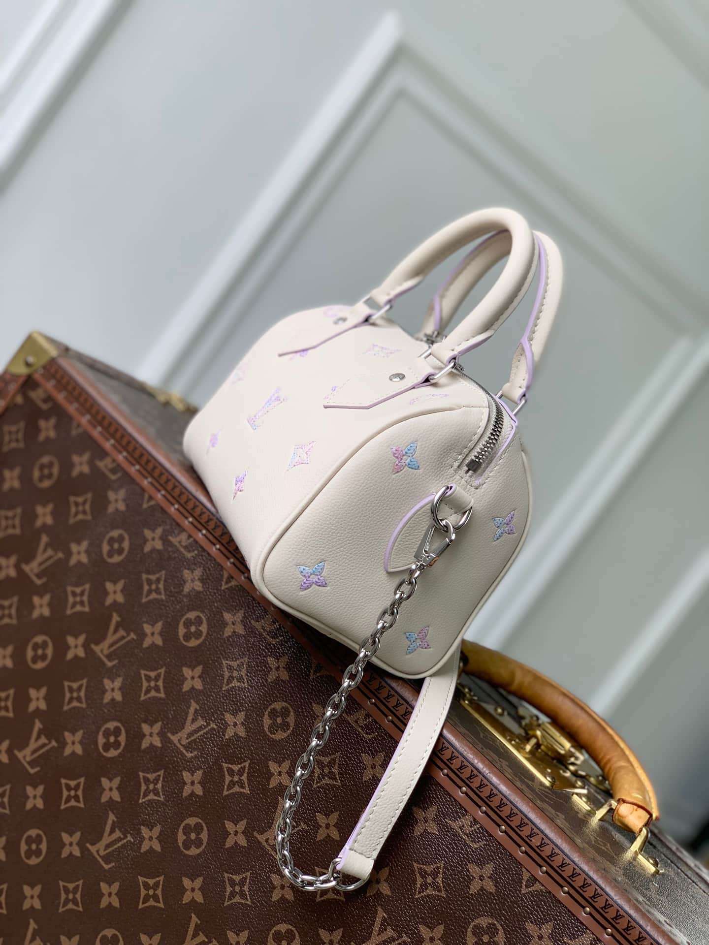 Louis Vuitton Speedy Bandoulière 20 Link Quartz Embossed cowhide leather M2A099 High