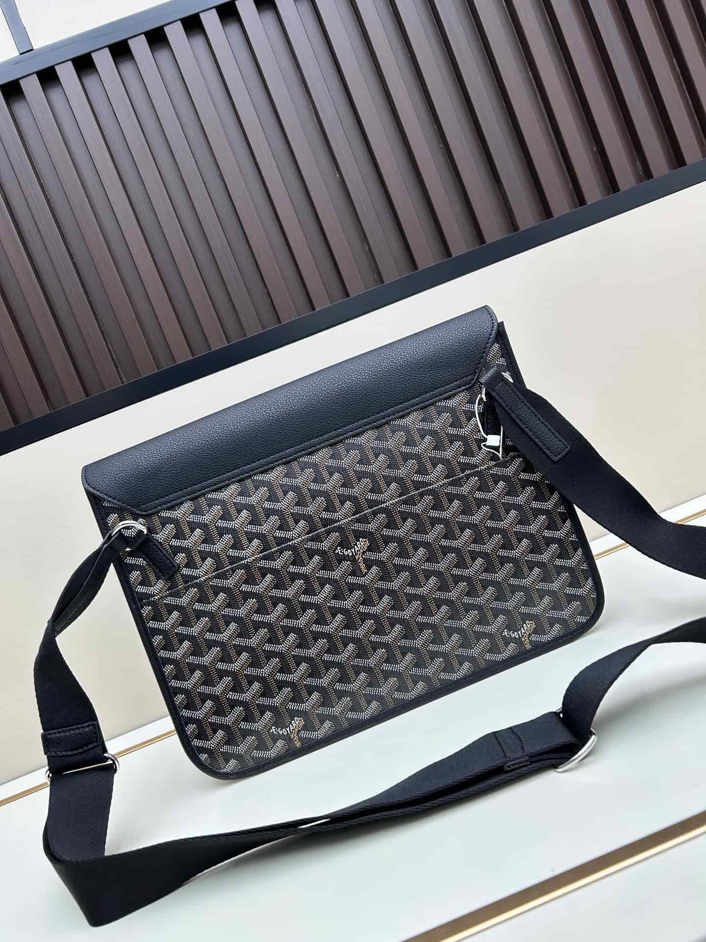Goyard Coursier Messenger Bag Black Mid