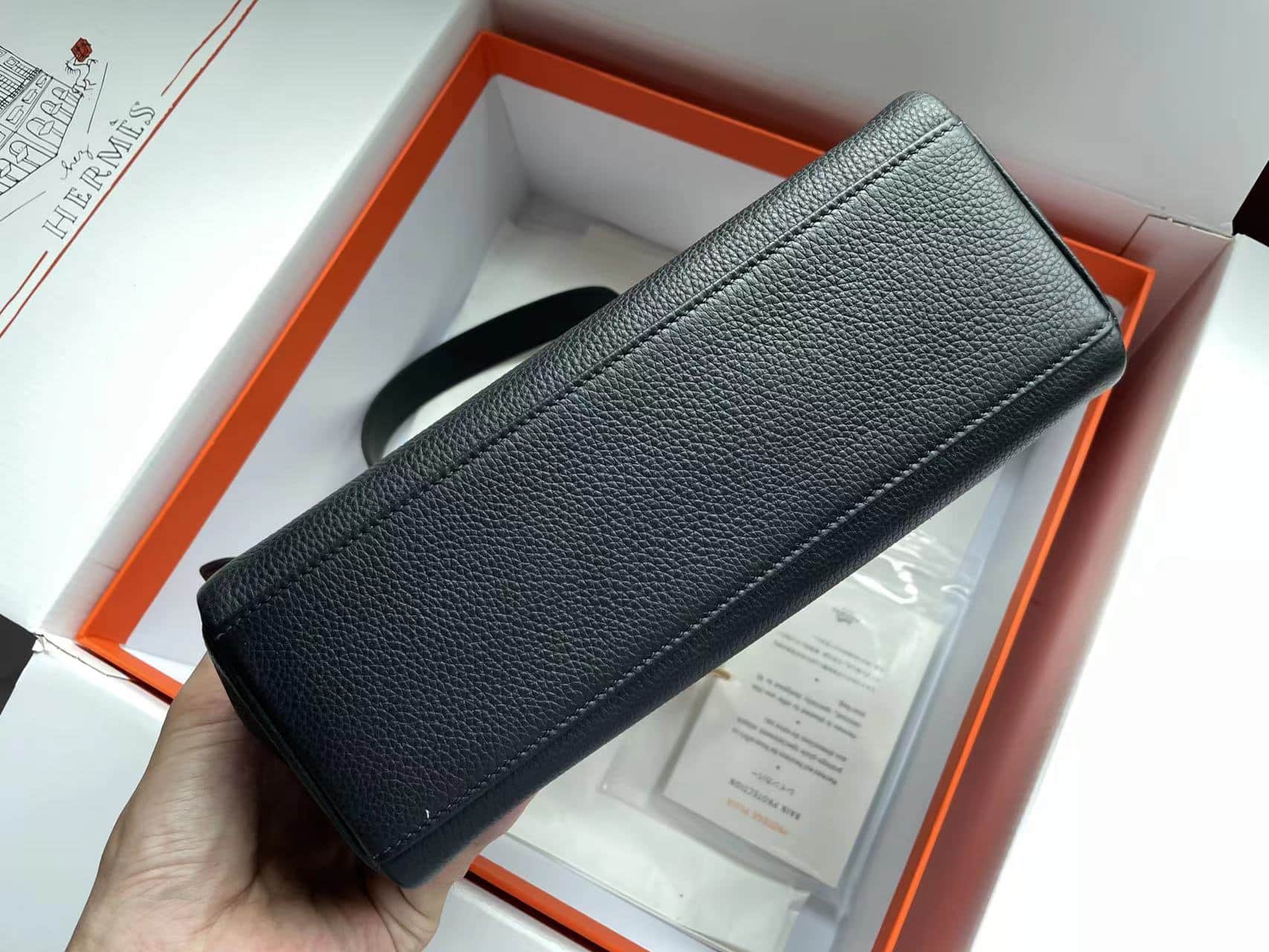 Hermes Kelly Messenger 25cm Taurillon Clemence Leather In Black WAX