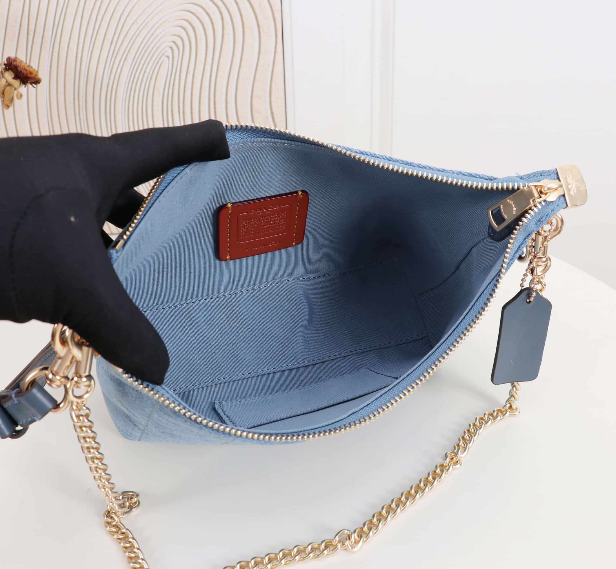 Coach Caitlin Shoulder Bag With Quilting Denim/Gold/Indigo High