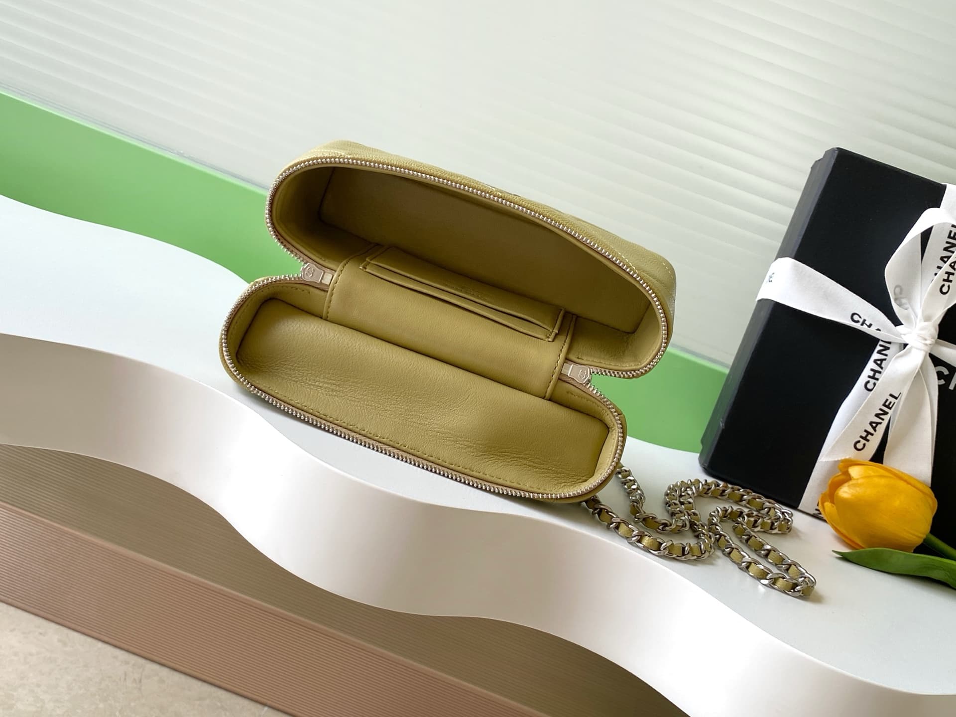 Chanel Vanity with Chain Grained Shiny Calfskin & Silver-Tone Metal Yellow AP4936 A