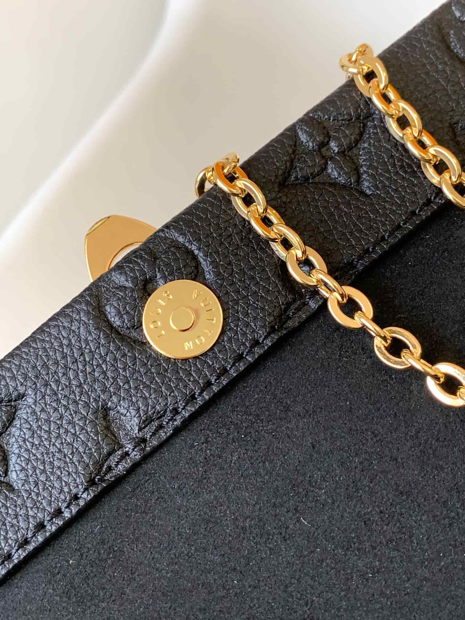 Louis Vuitton Vavin Chain Wallet Black Embossed cowhide leather M67839 High