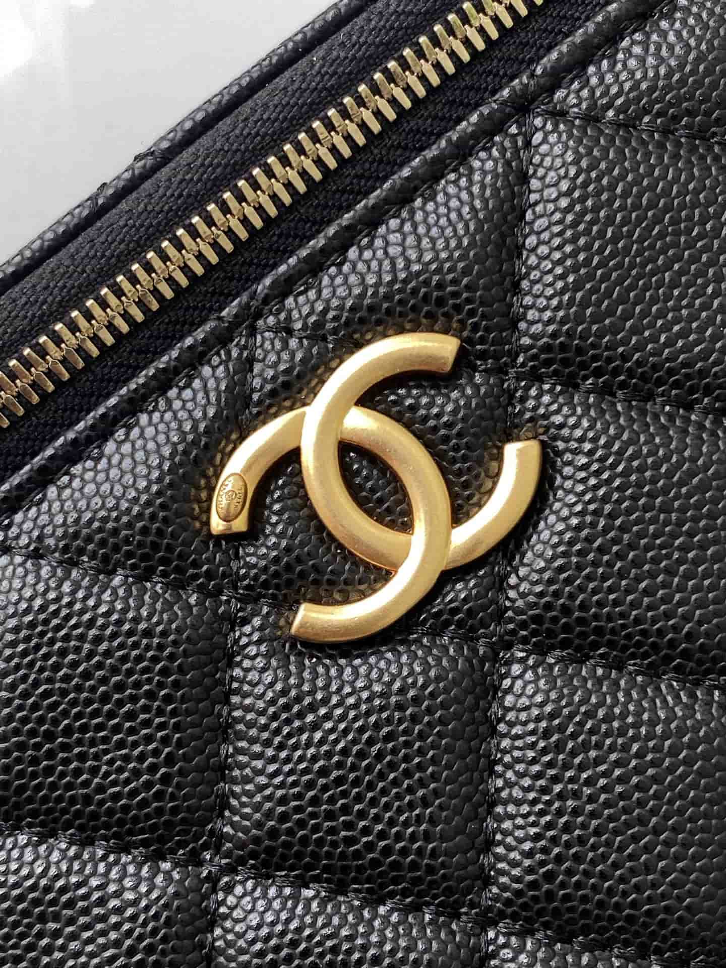 Chanel Vanity with Chain AP3940 Grained Calfskin & Gold Metal Black A
