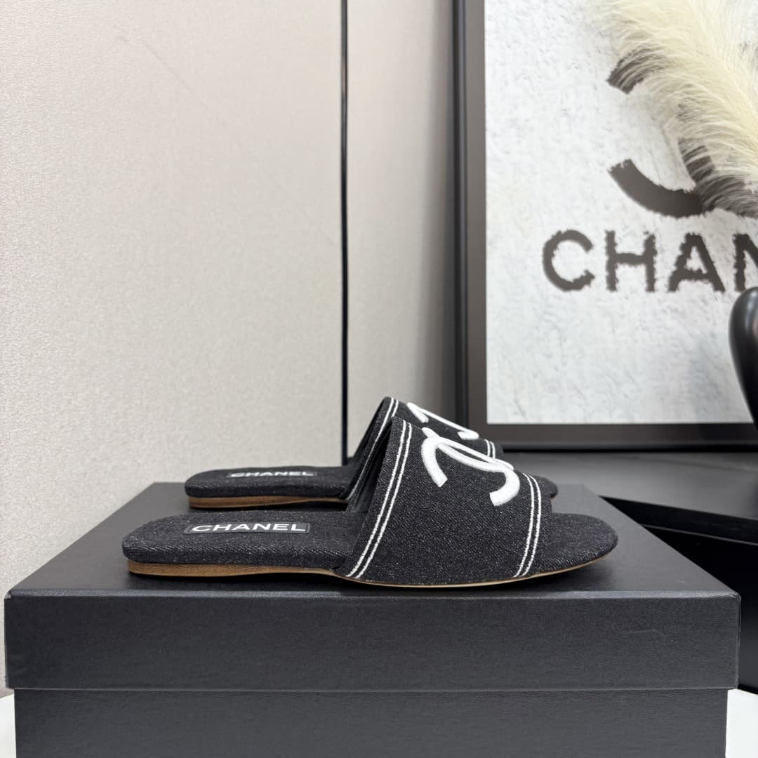 Chanel Interlocking CC Logo Slides Shoes Women