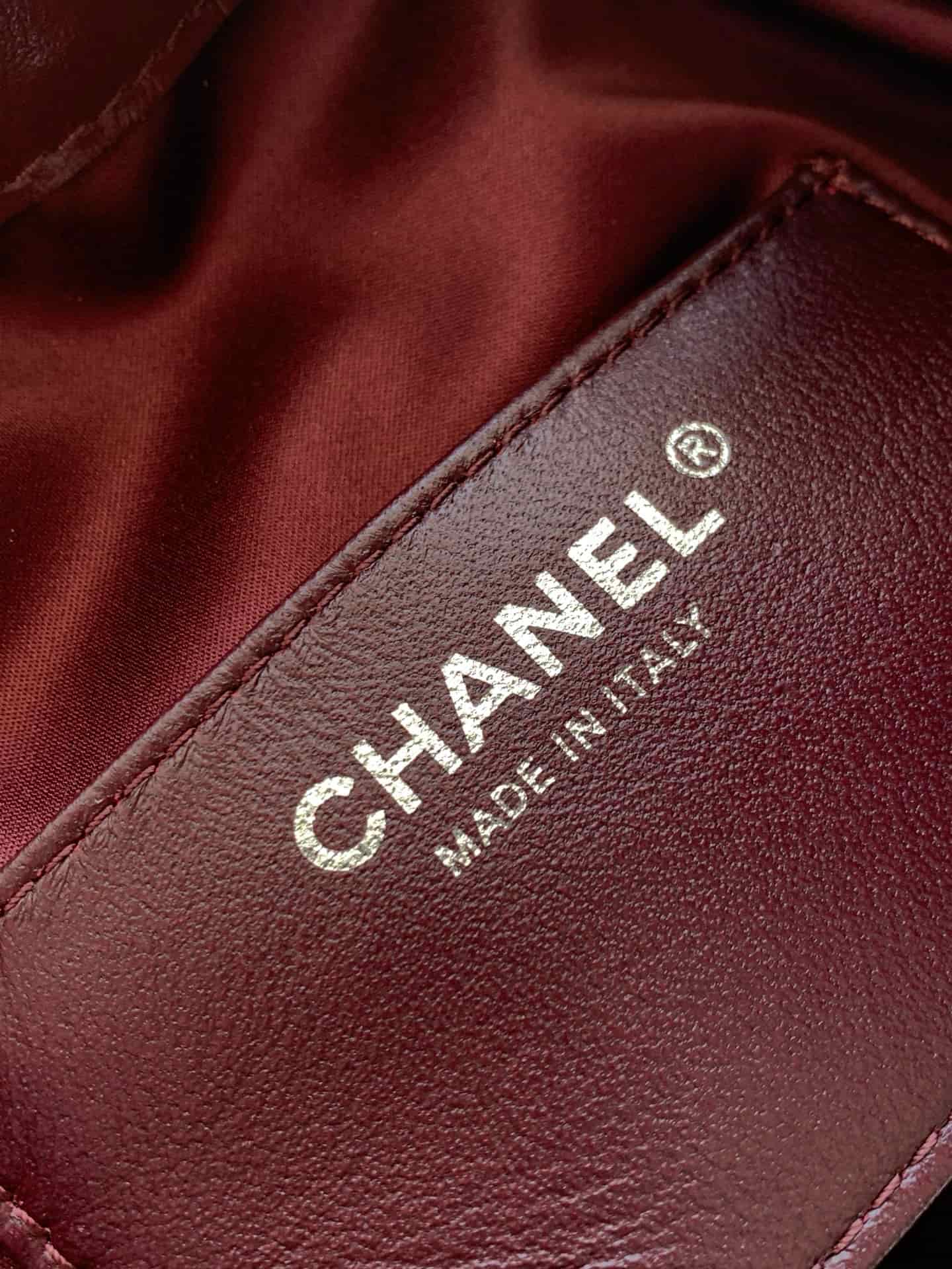 Chanel 25 Small Hobo handbag AS5293 Shiny calfskin&Silver-tone metal Burgundy A