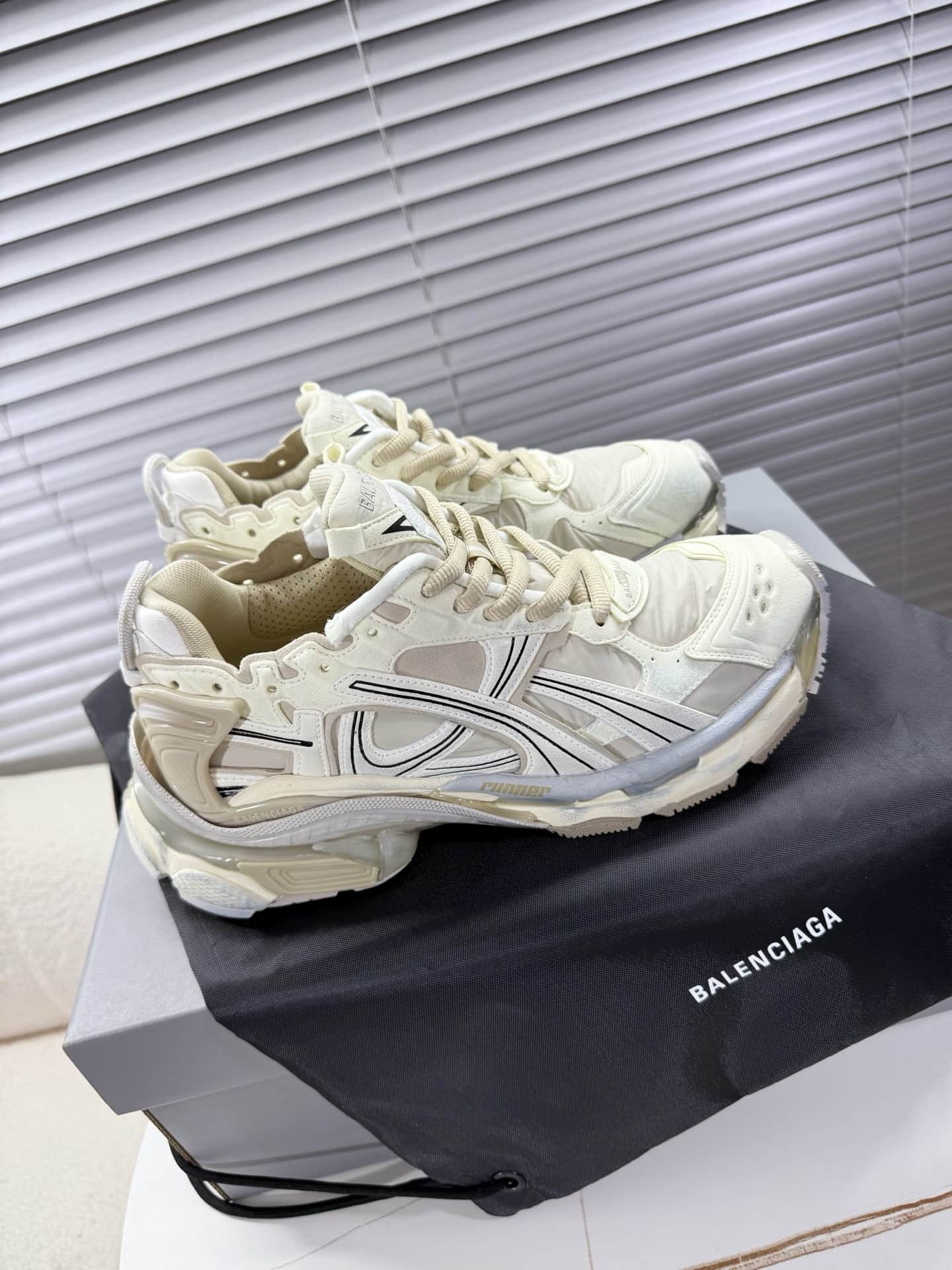 Balenciaga Runner Sneaker Shoes Men Women