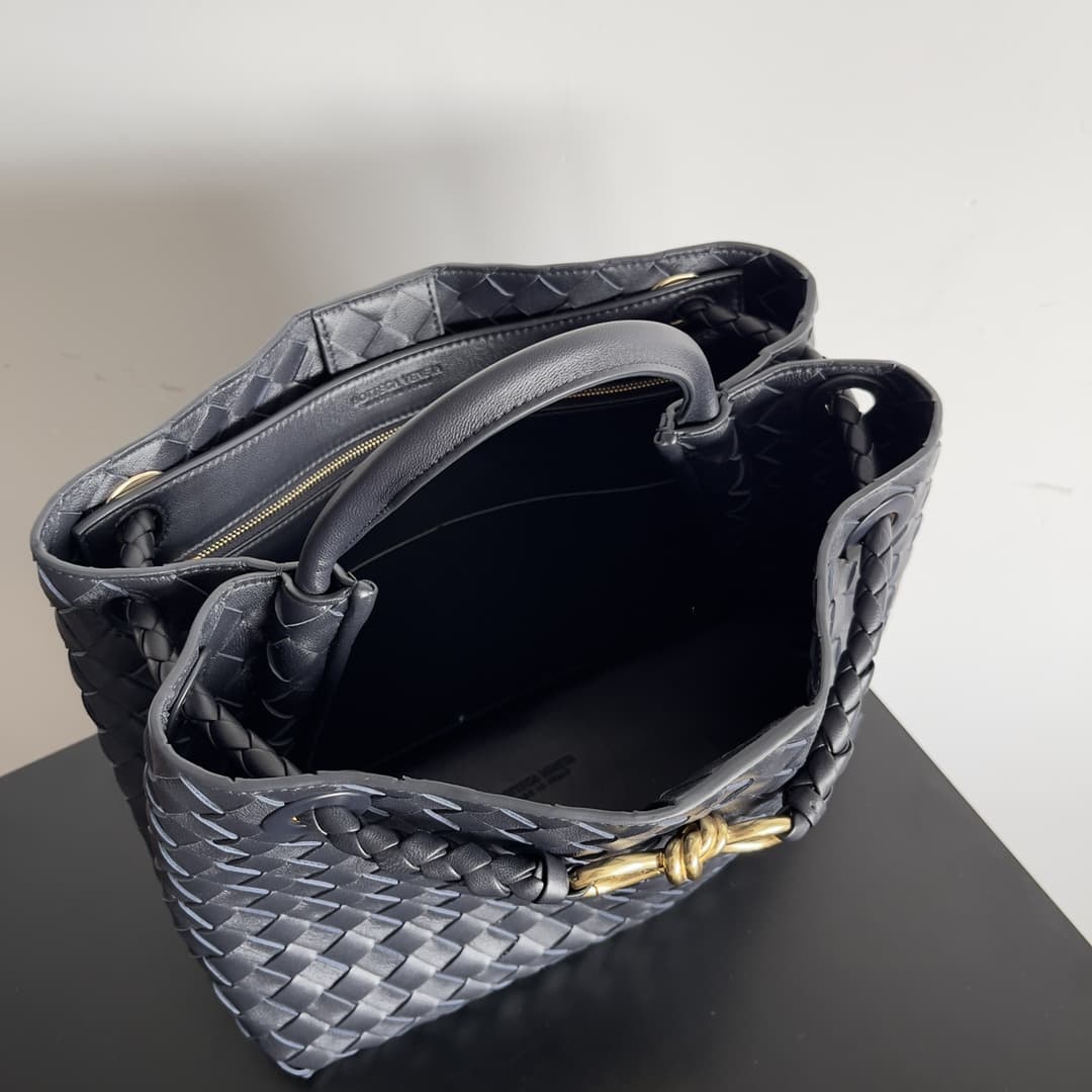 Medium Andiamo Top handle bag Black Top