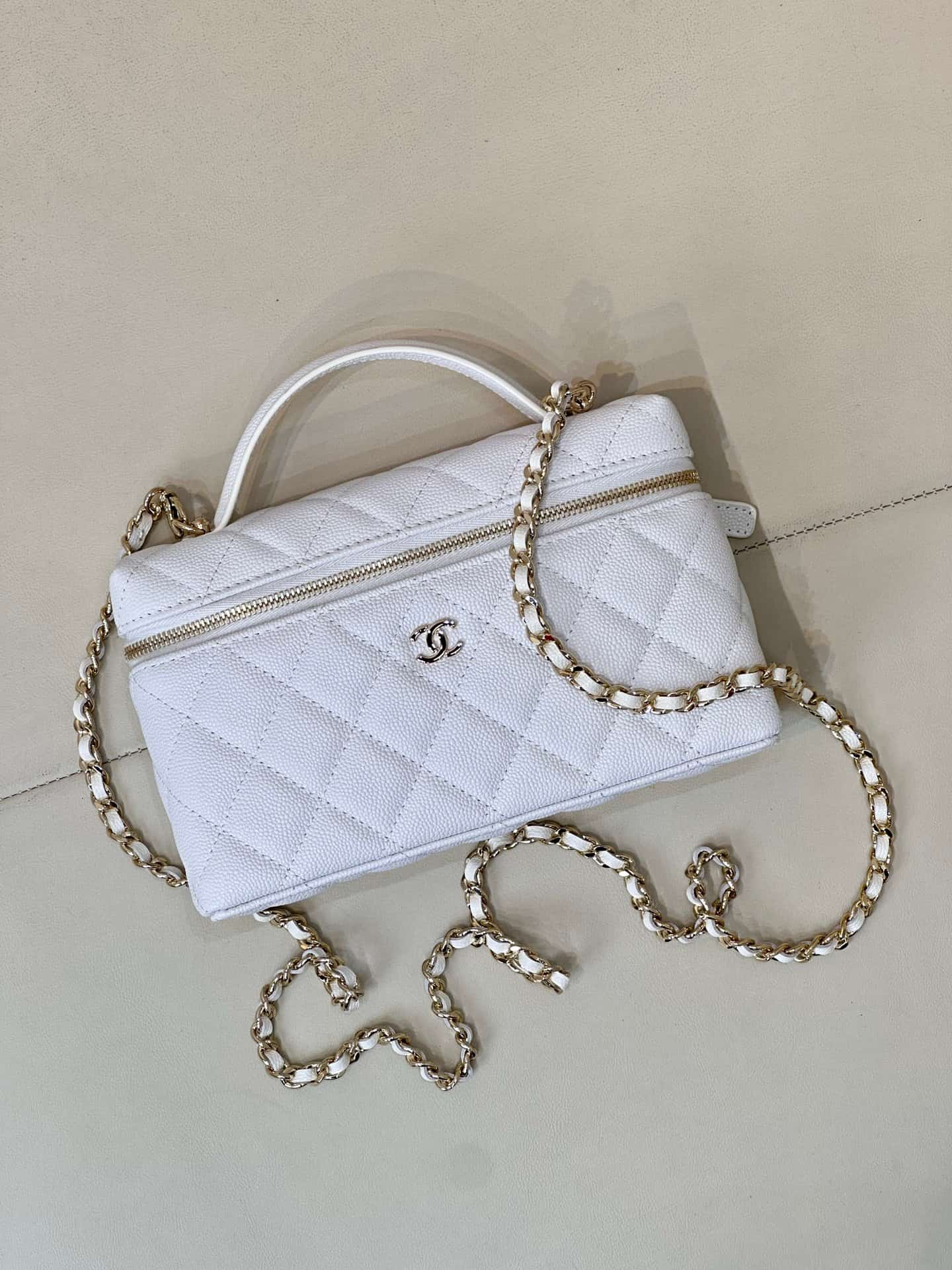 Chanel Classic Vanity with Chain Grained Calfskin & Gold-Tone Metal White AP4385 TOP