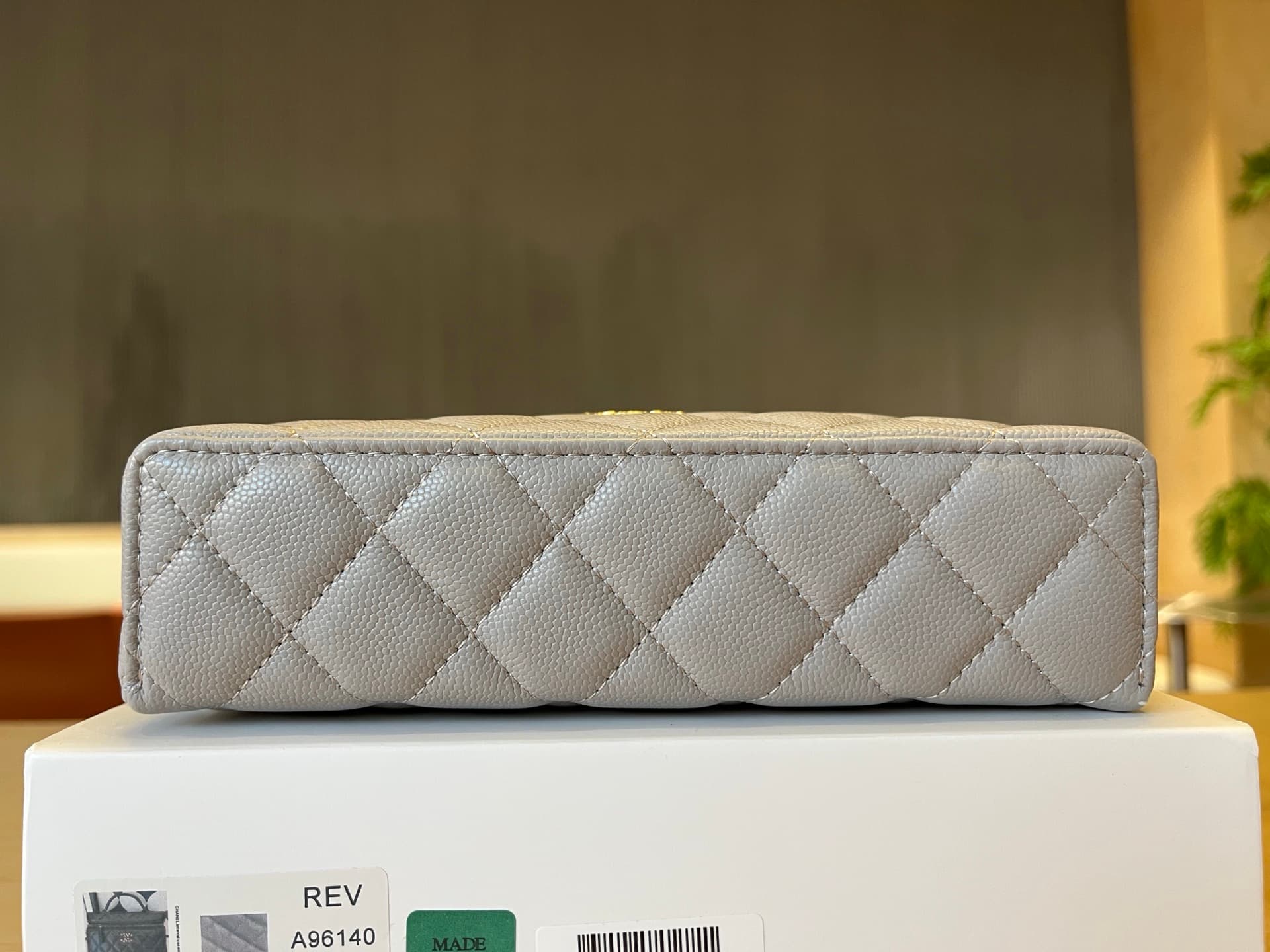 Chanel Vanity with Chain Grained Shiny Calfskin & Gold-Tone Grey A96140 A