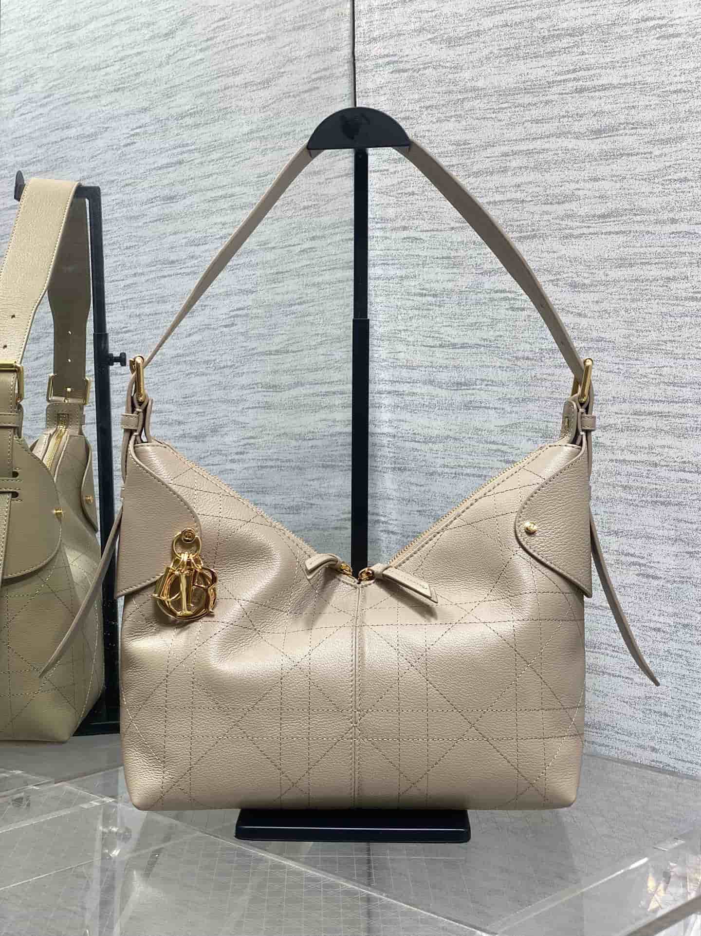 Medium Dior Voyage Bag Beige Flat Macrocannage Grained Calfskin High