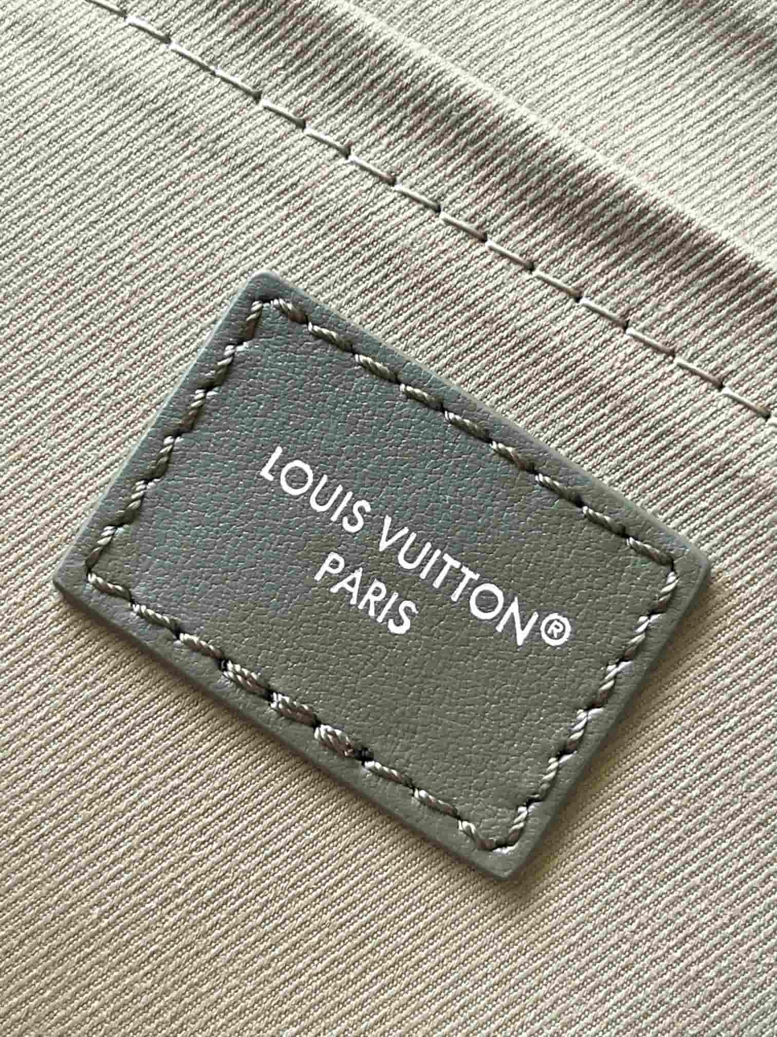 Louis Vuitton Keepall Bandoulière 25 Khaki Green Monogram Eclipse coated canvas M28638 TOP