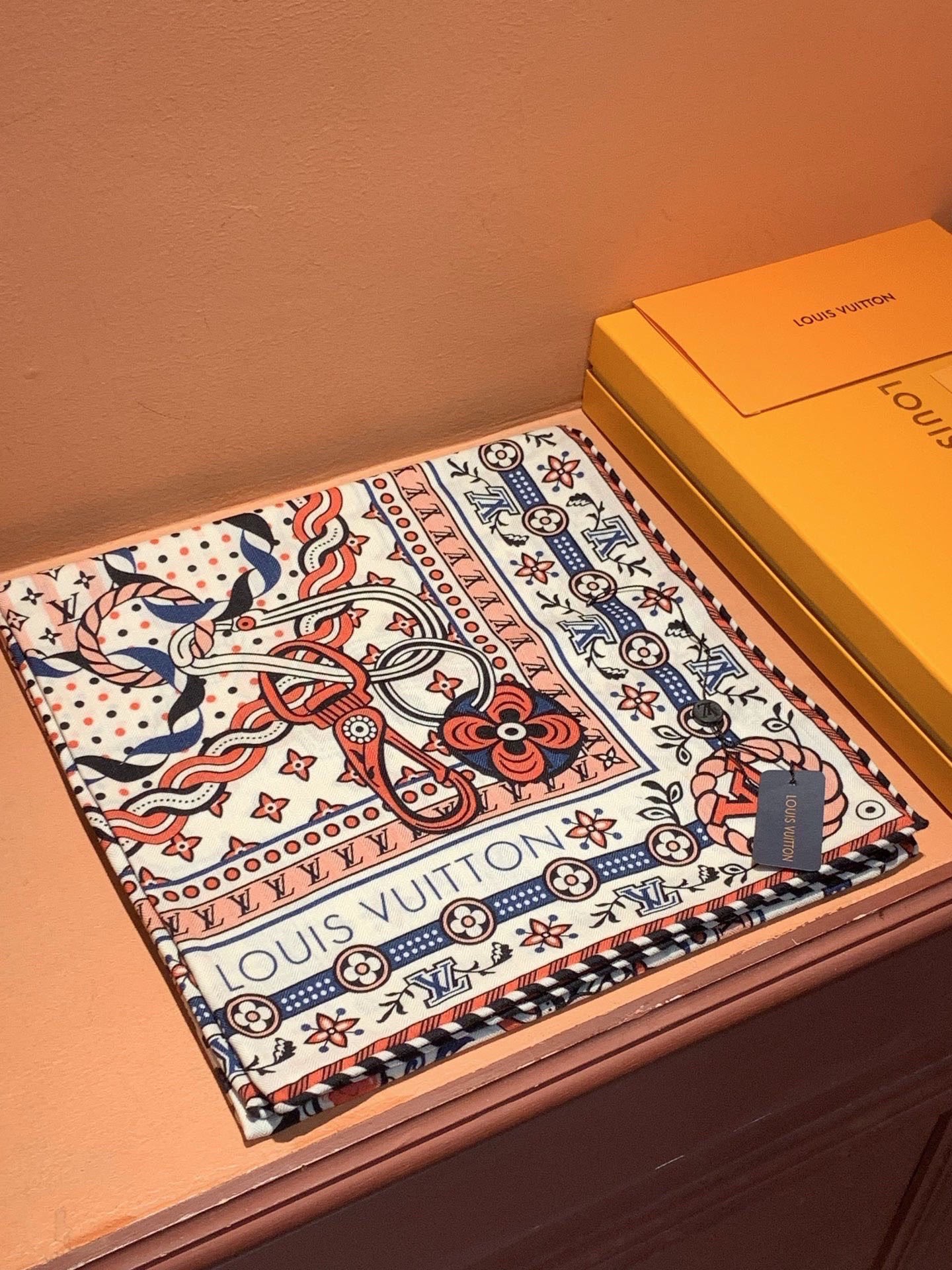 Louis Vuitton Summer Garden Square