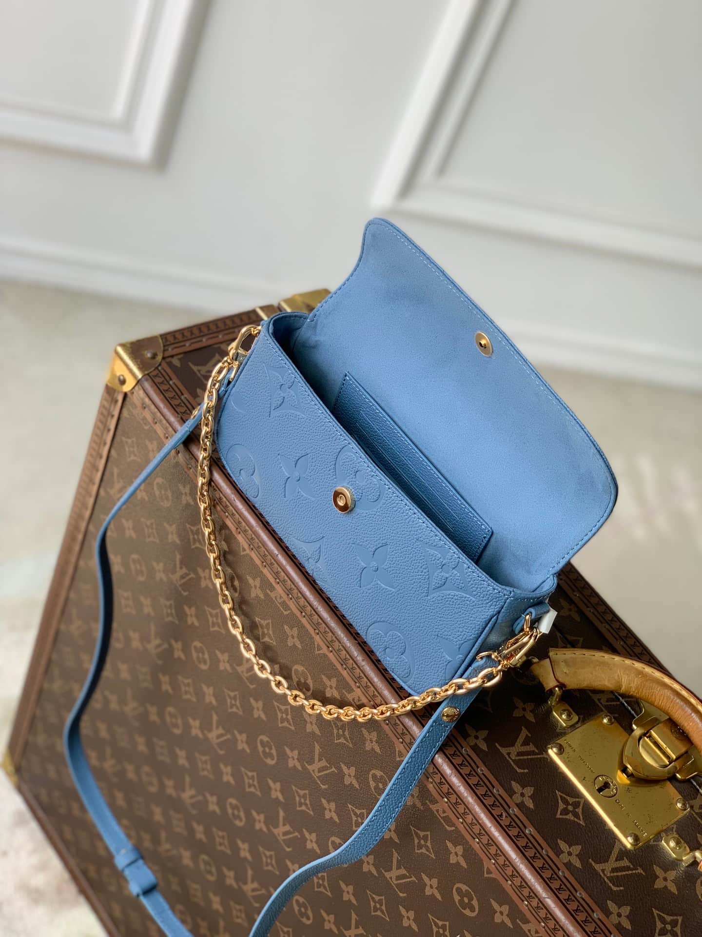 Louis Vuitton Wallet On Chain Ivy Blue Jeans Embossed grained cowhide leather M27755 High