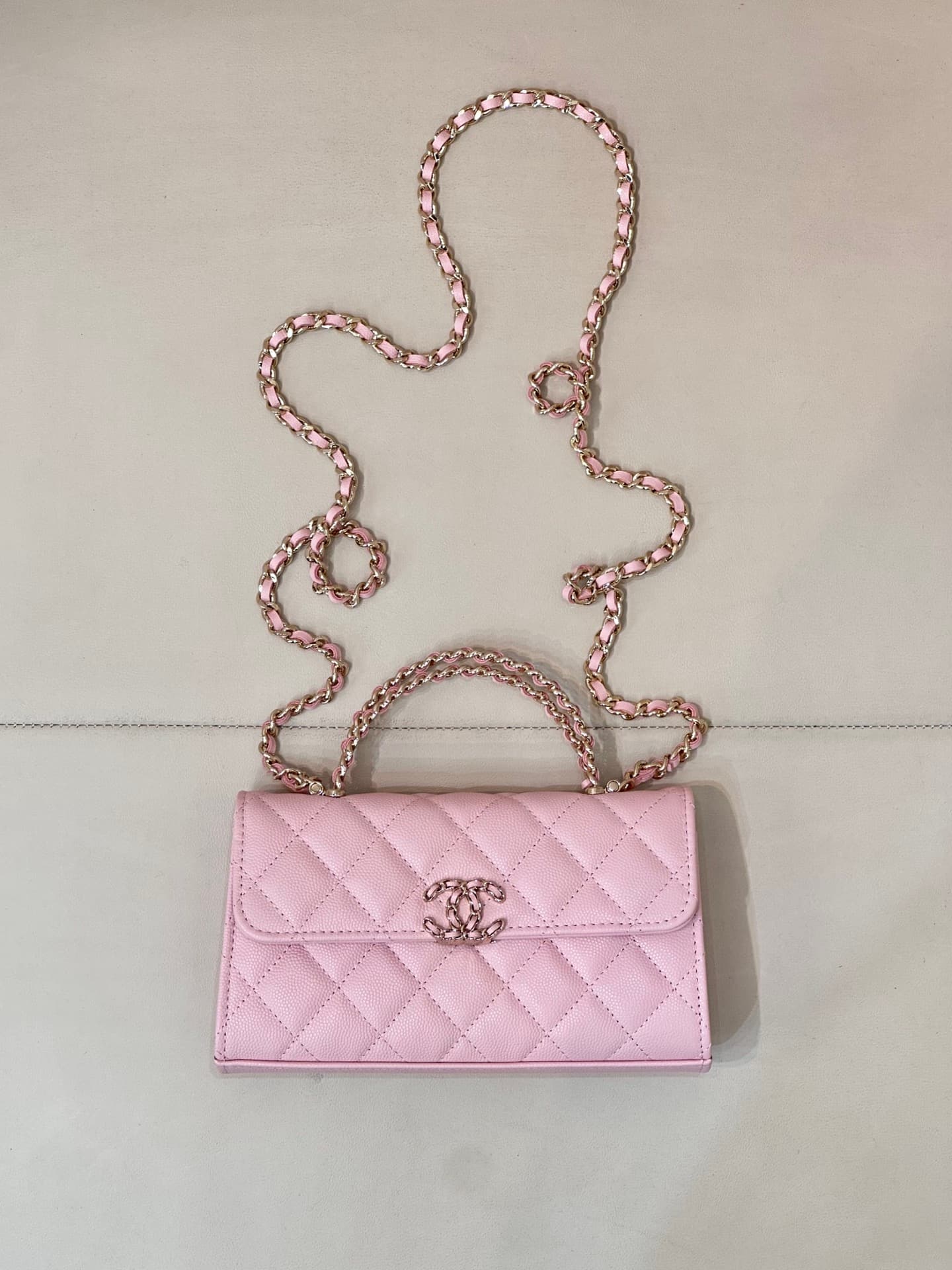 Chanel Clutch with chain Grained Calfskin&Gold-Tone Metal Pink AP3238 TOP