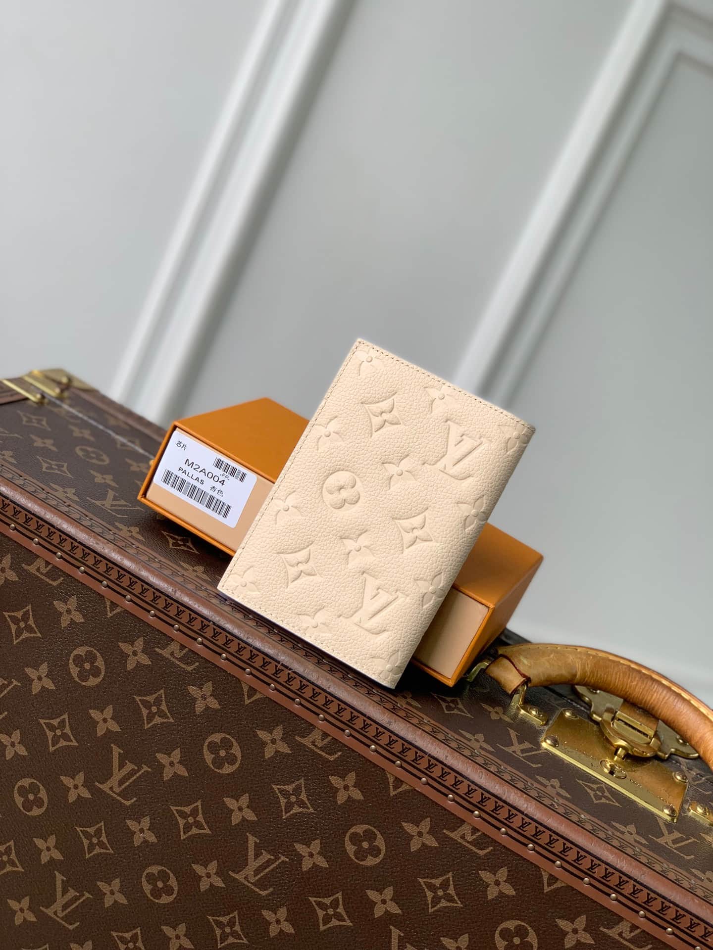 Louis Vuitton Passport Cover Peuplier/Iris Blue Cowhide leather M2A004 High