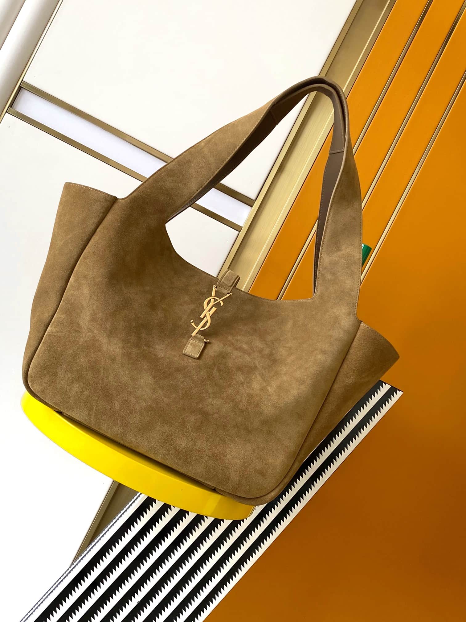 LE 5 À 7 BEA IN SUEDE GOLDEN LEAF High