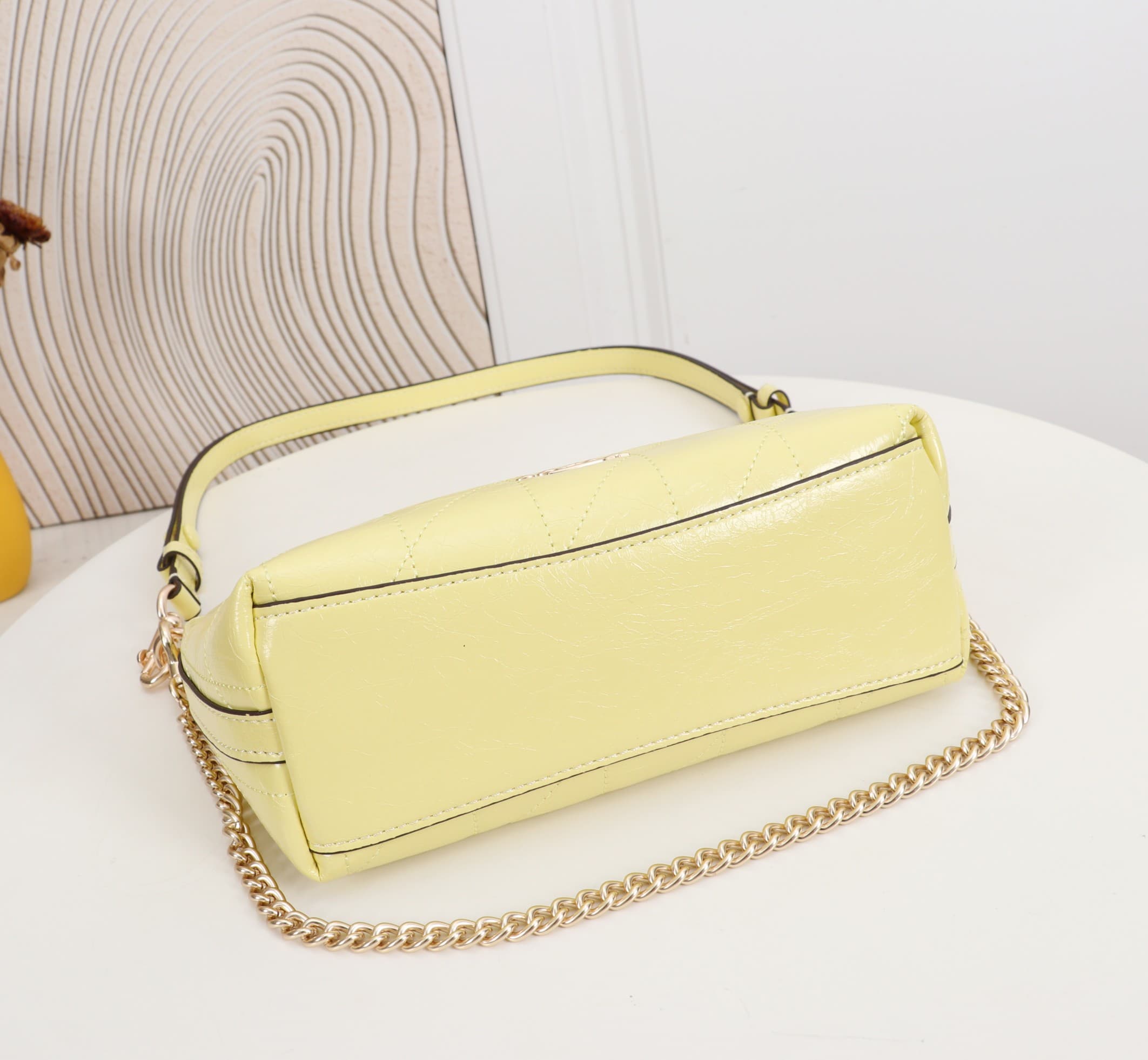Coach Caitlin Shoulder Bag With Quilting Glazed leather/Gold/Soft Yellow High