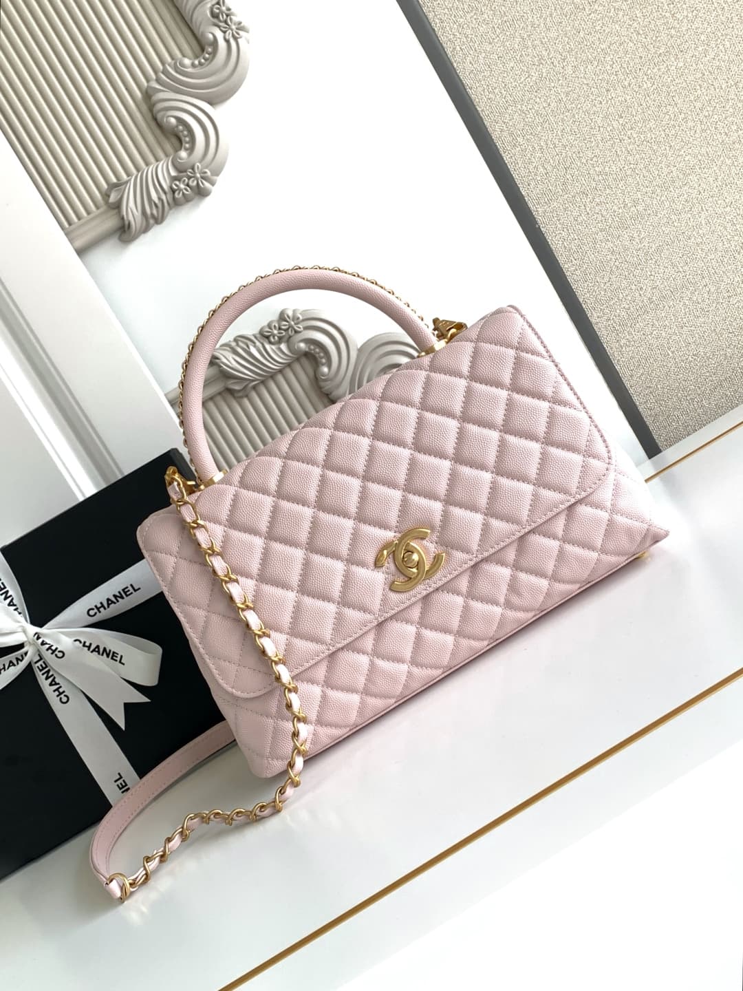 Medium FLAP BAG WITH TOP HANDLE Grained Calfskin A92991 Pink-binding Gold Metal A